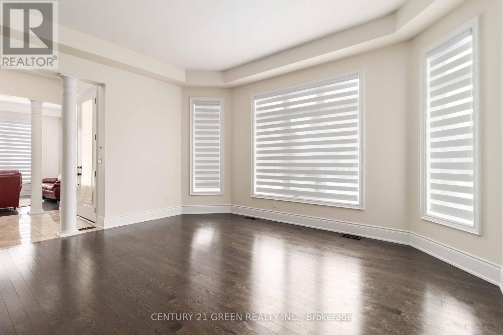 13 Foothills Crescent, Brampton, Ontario  L6P 4G9 - Photo 8 - W12007110