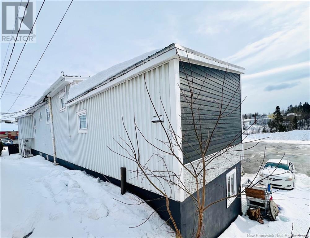 10 Rue Du Portage, Caraquet, New Brunswick  E1W 1B6 - Photo 3 - NB113622