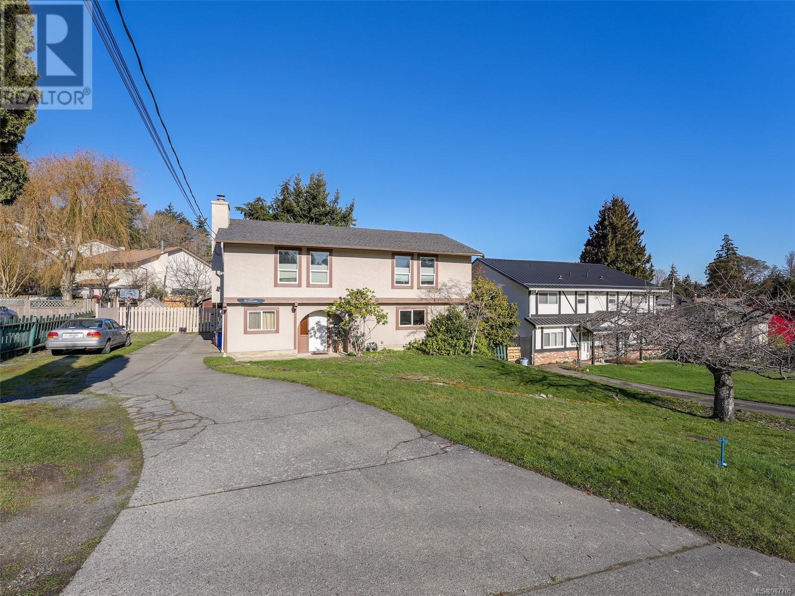 Property at 524 Stornoway Dr image 2