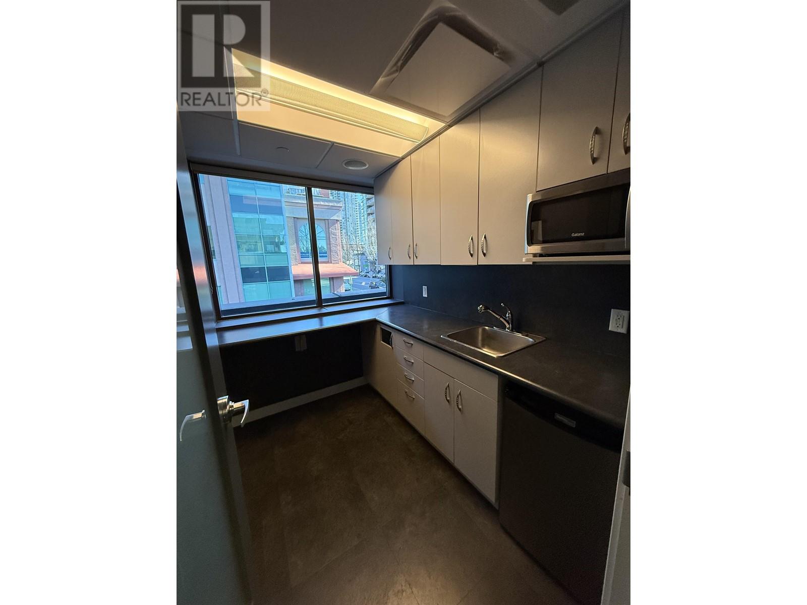 211 2957 Glen Drive, Coquitlam, British Columbia  V3B 2P7 - Photo 12 - C8067279