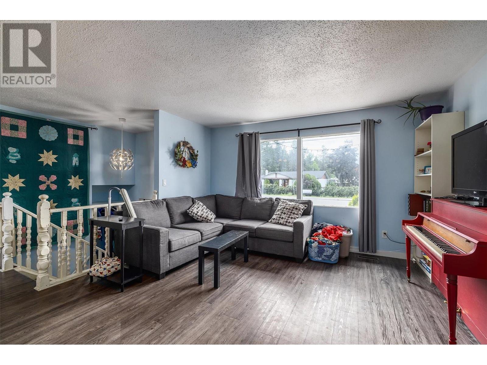 Property at 3078 Springfield Road image 3