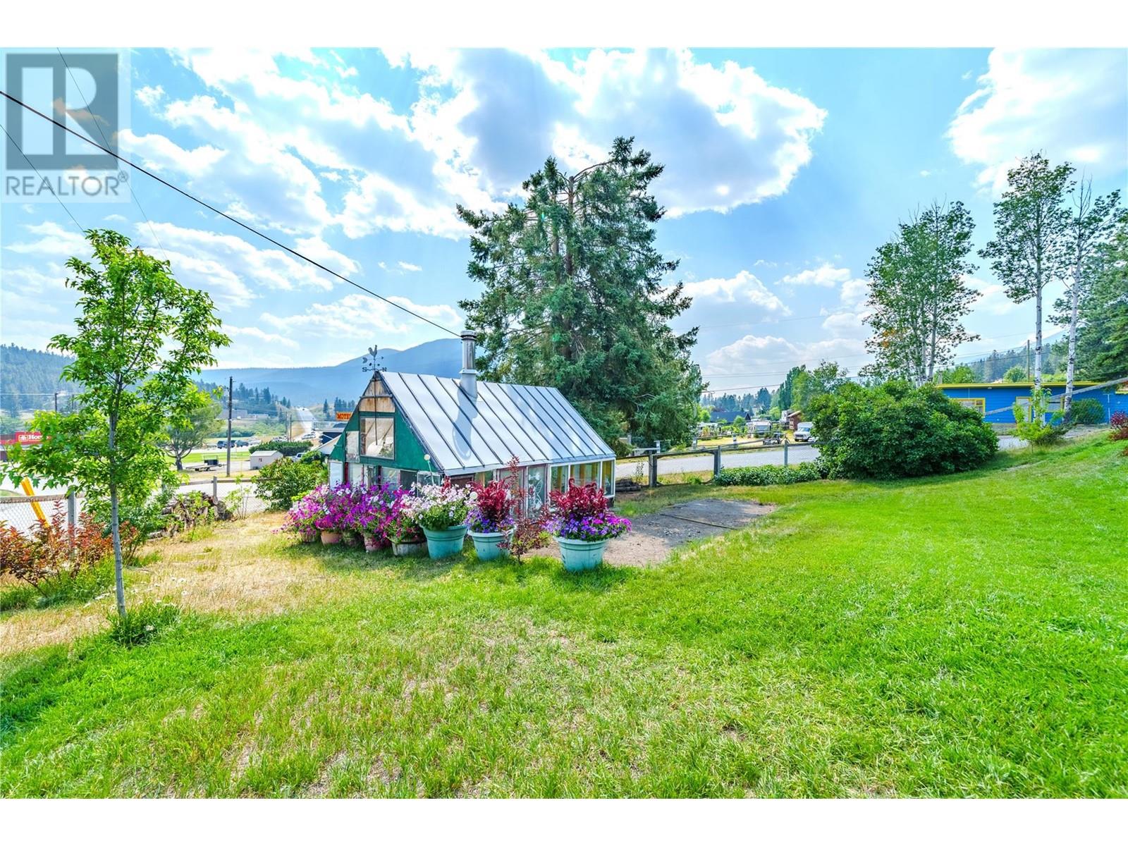 1300 Carson Street, Clinton, British Columbia