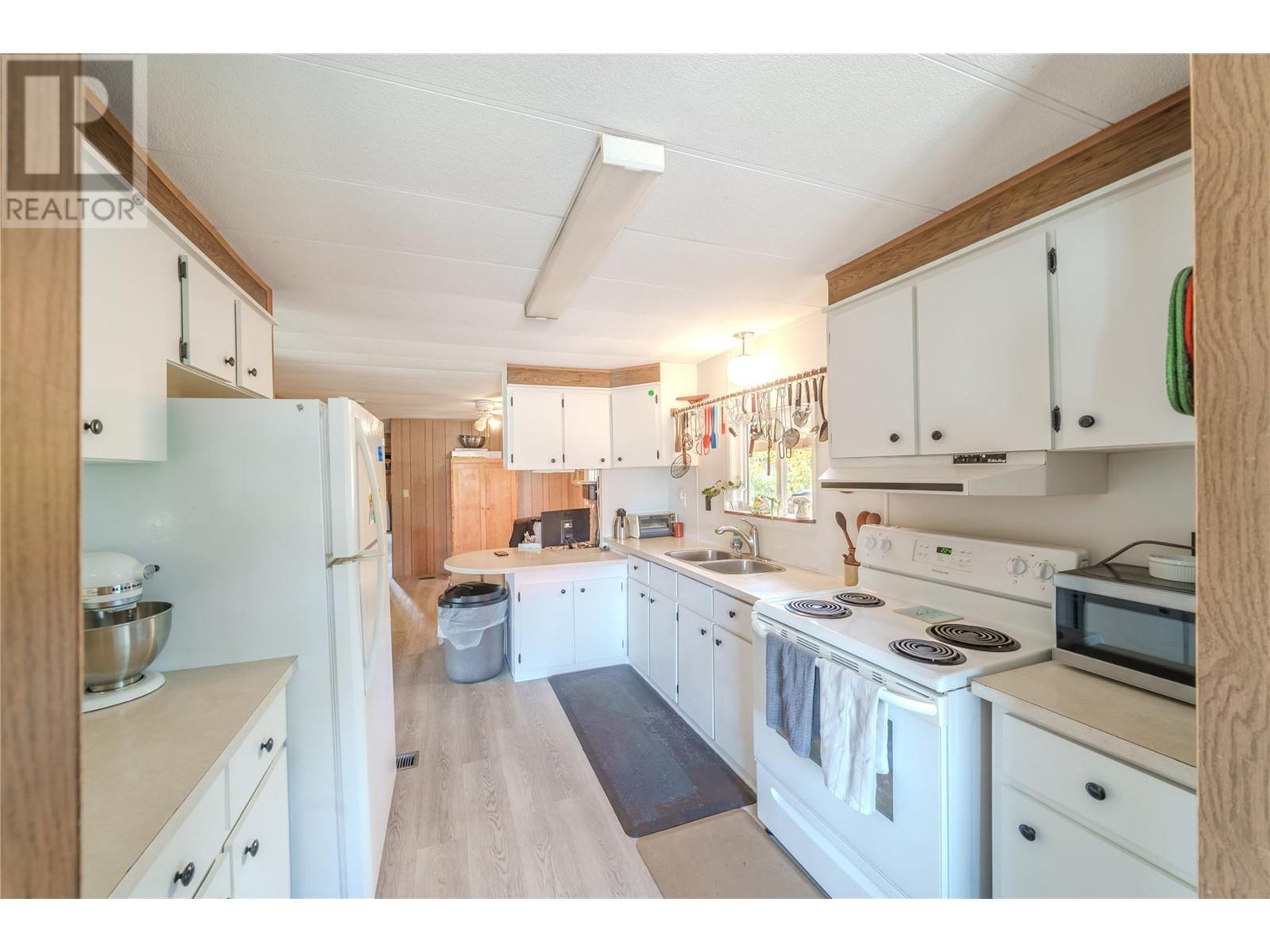 1300 Carson Street, Clinton, British Columbia  V0K 1K0 - Photo 8 - 10337985