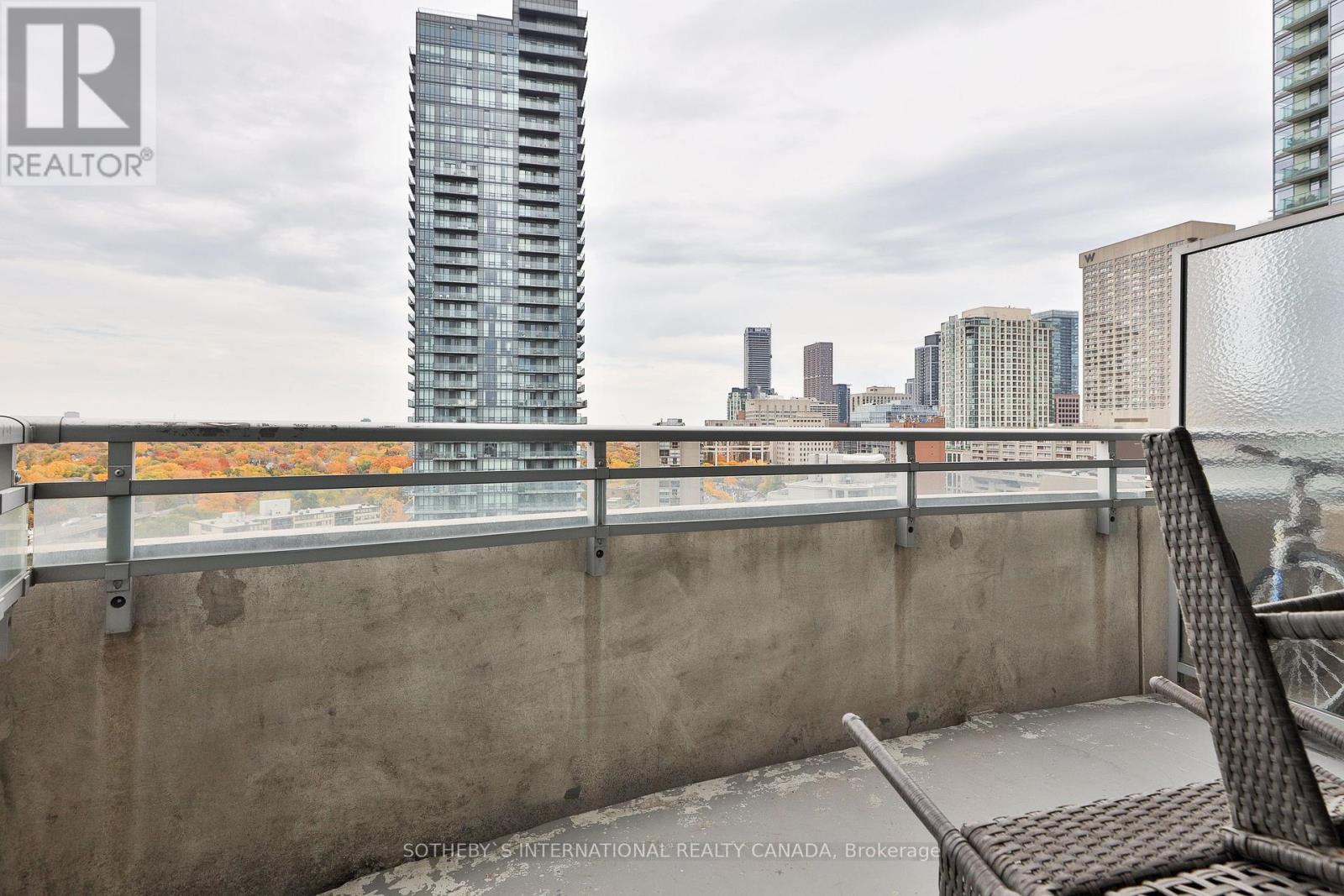 Ph 201 - 8 Scollard Street, Toronto, Ontario  M5R 1E9 - Photo 33 - C12007402