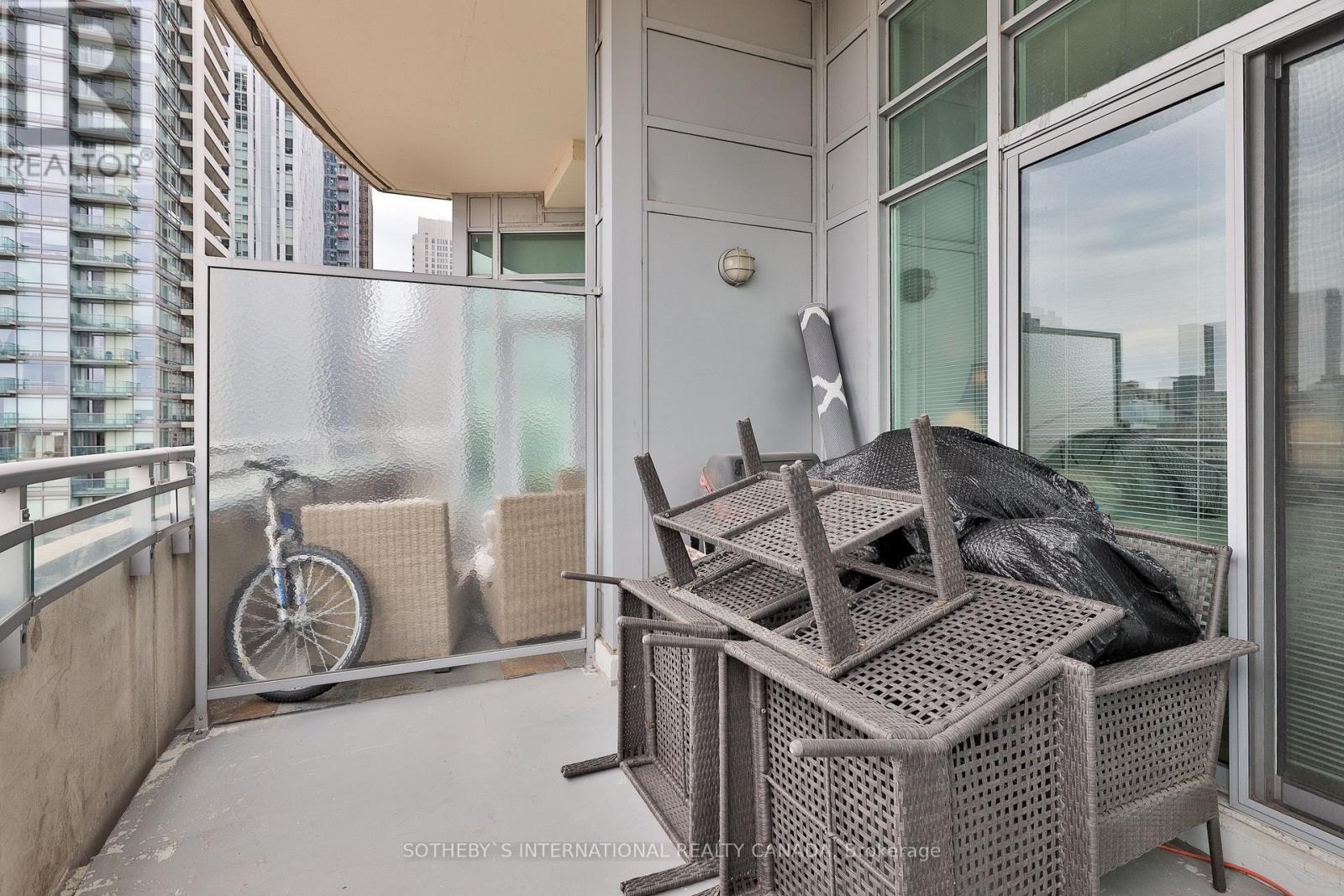Ph 201 - 8 Scollard Street, Toronto, Ontario  M5R 1E9 - Photo 35 - C12007402