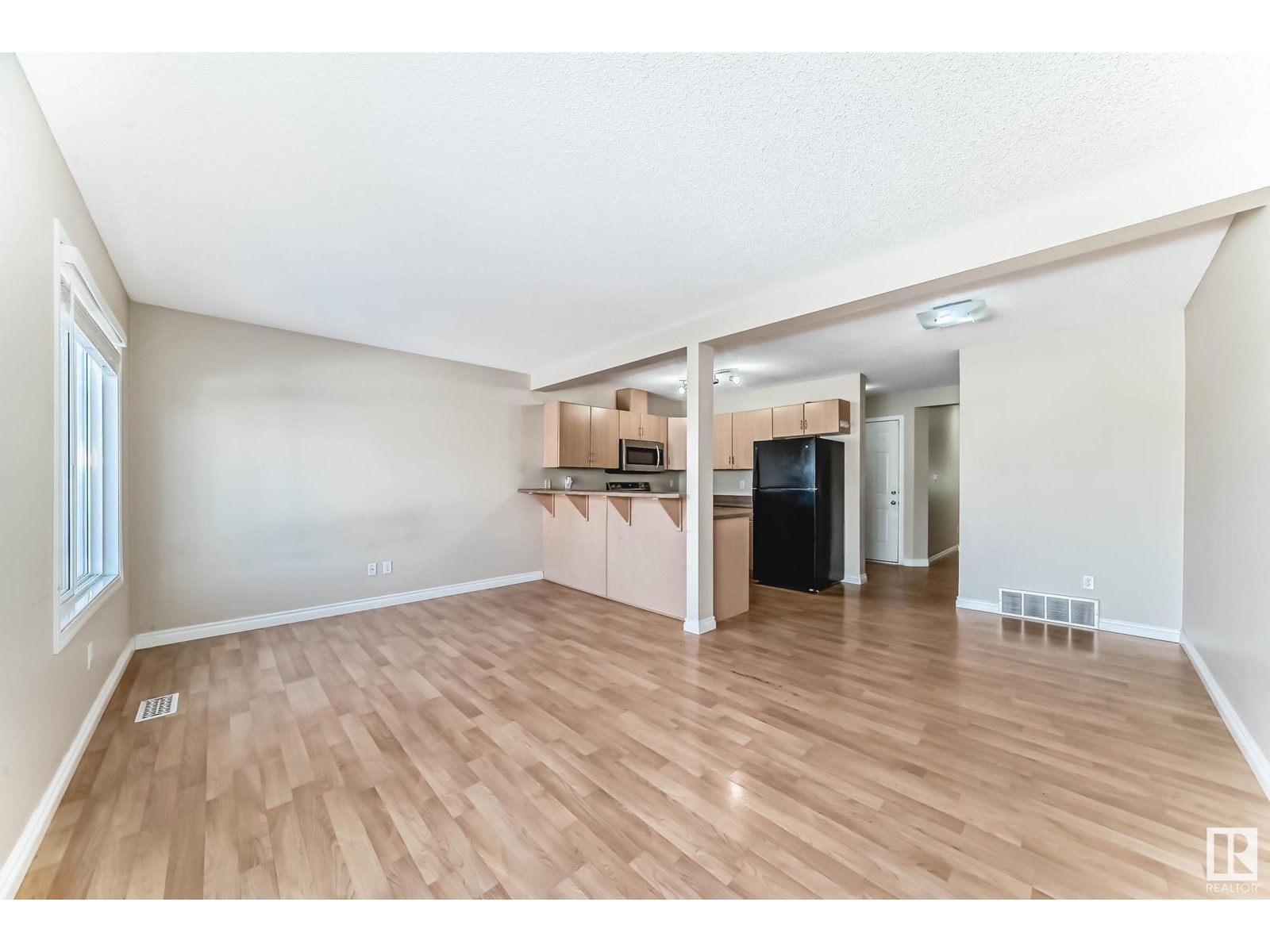 5922 164 Av Nw, Edmonton, Alberta  T5Y 0B3 - Photo 3 - E4424584