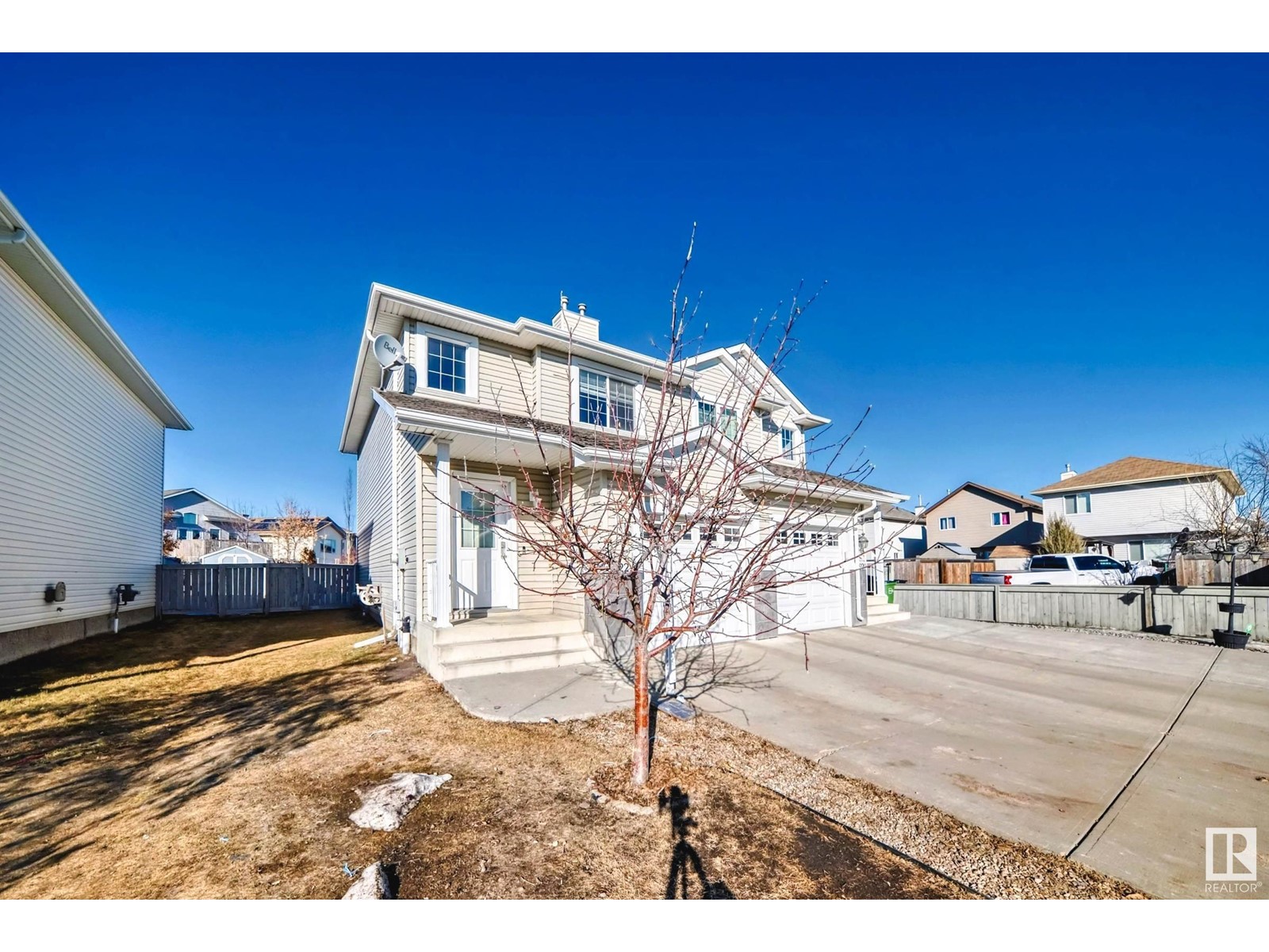 Property at 5922 164 AV NW image 2