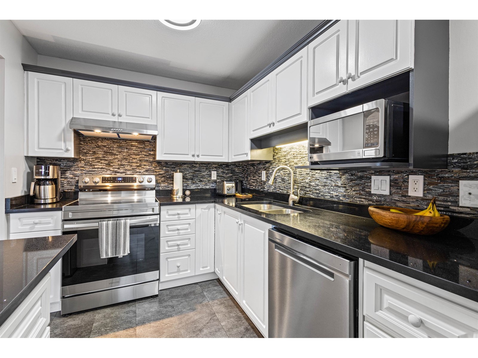 206 32120 Mt Waddington Avenue, Abbotsford, British Columbia  V2T 2E8 - Photo 5 - R2974155
