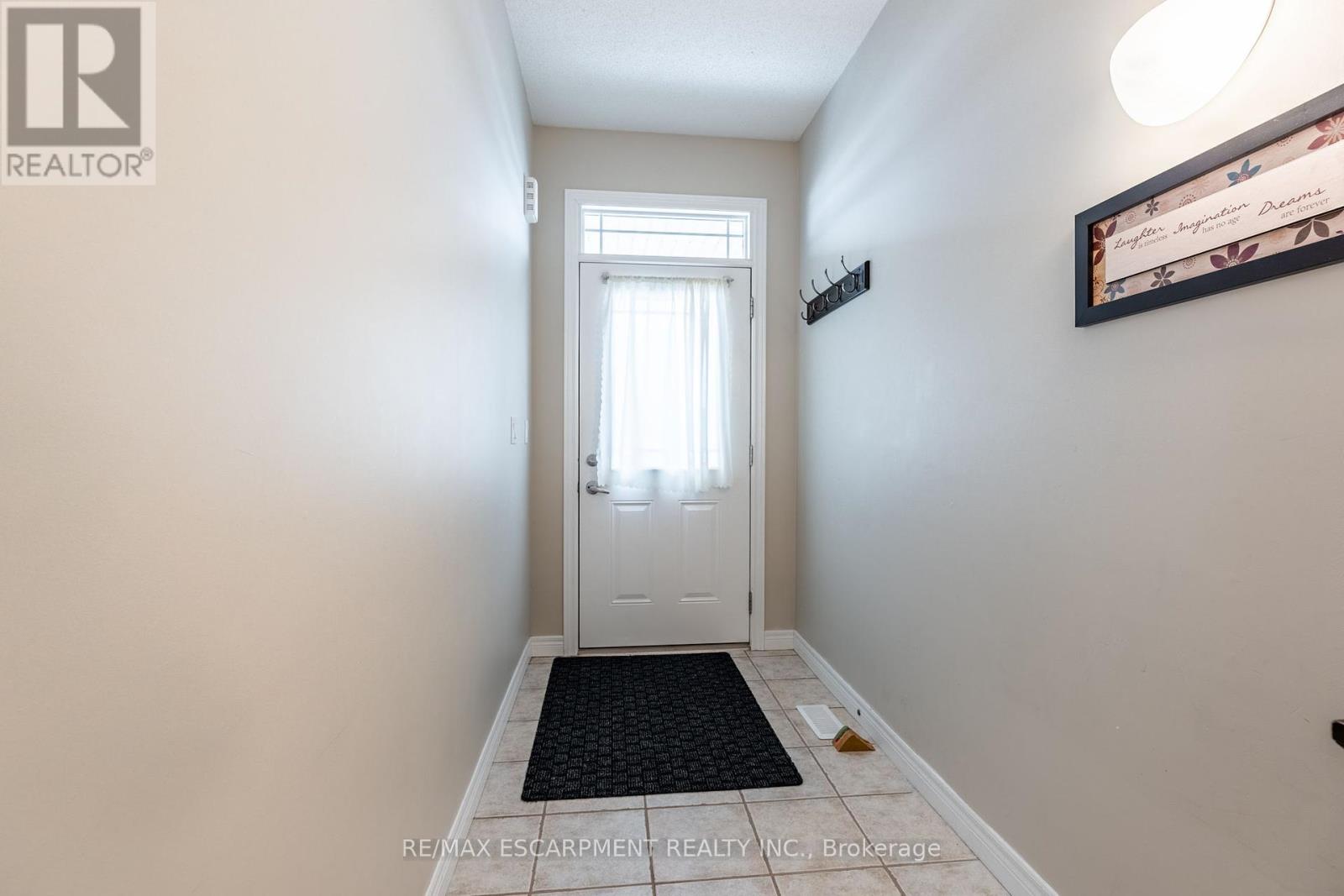 70 - 2165 Itabashi Way, Burlington, Ontario  L7M 0A2 - Photo 4 - W12007309