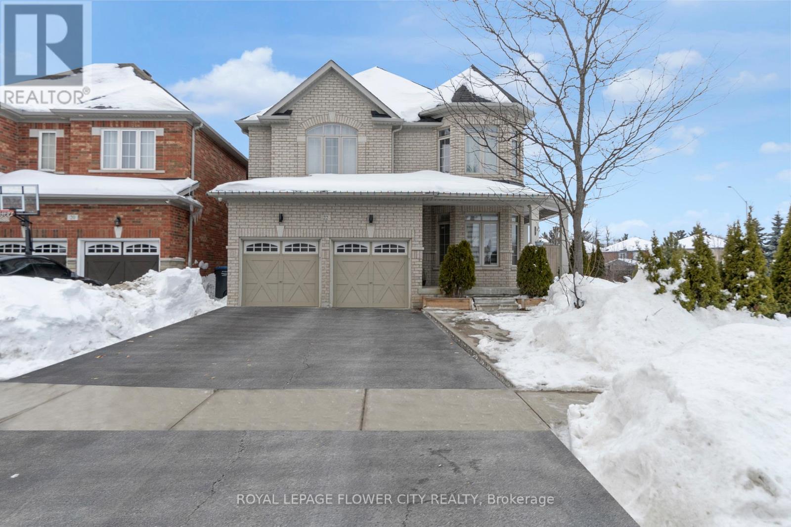 22 Vanwood Crescent, Brampton, Ontario  L6P 2X4 - Photo 2 - W12007315