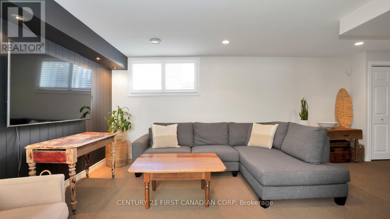 Photo 40 of 50 for 782 Marigold Street