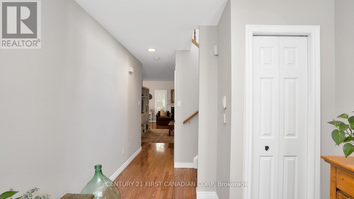 Photo 7 of 50 for 782 Marigold Street