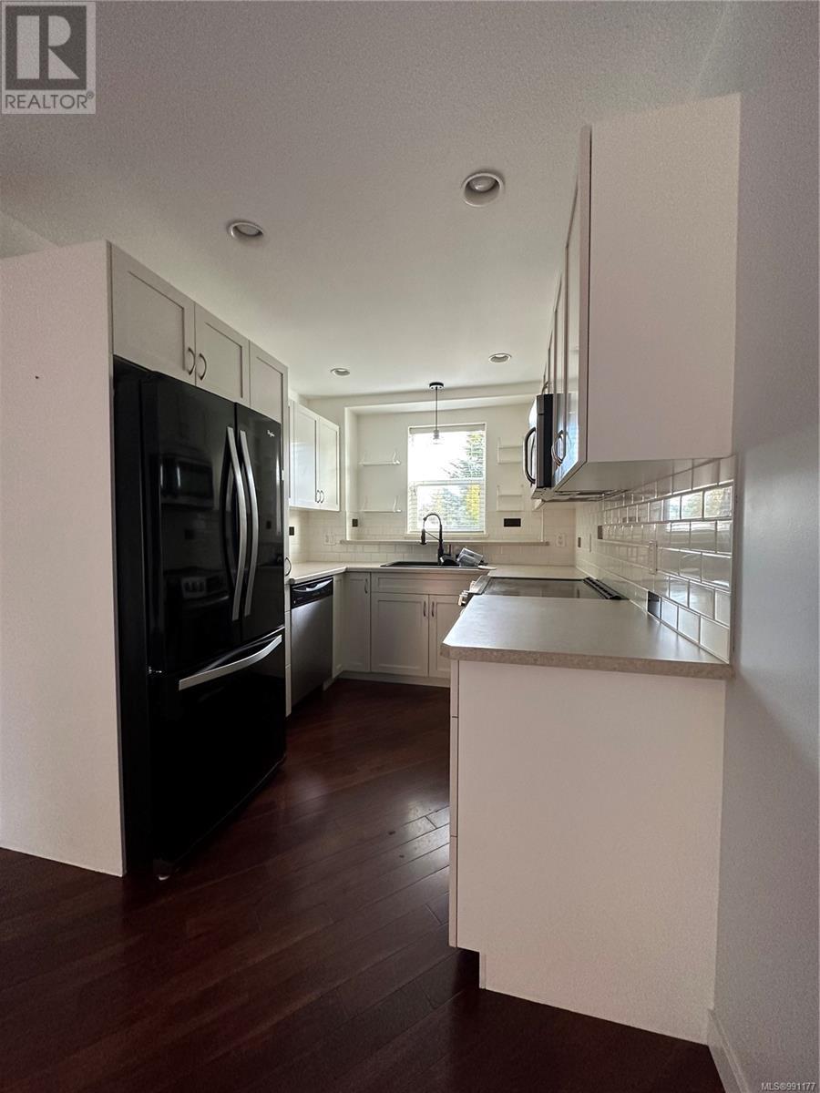 Property at 112 170 Centennial Dr image 3