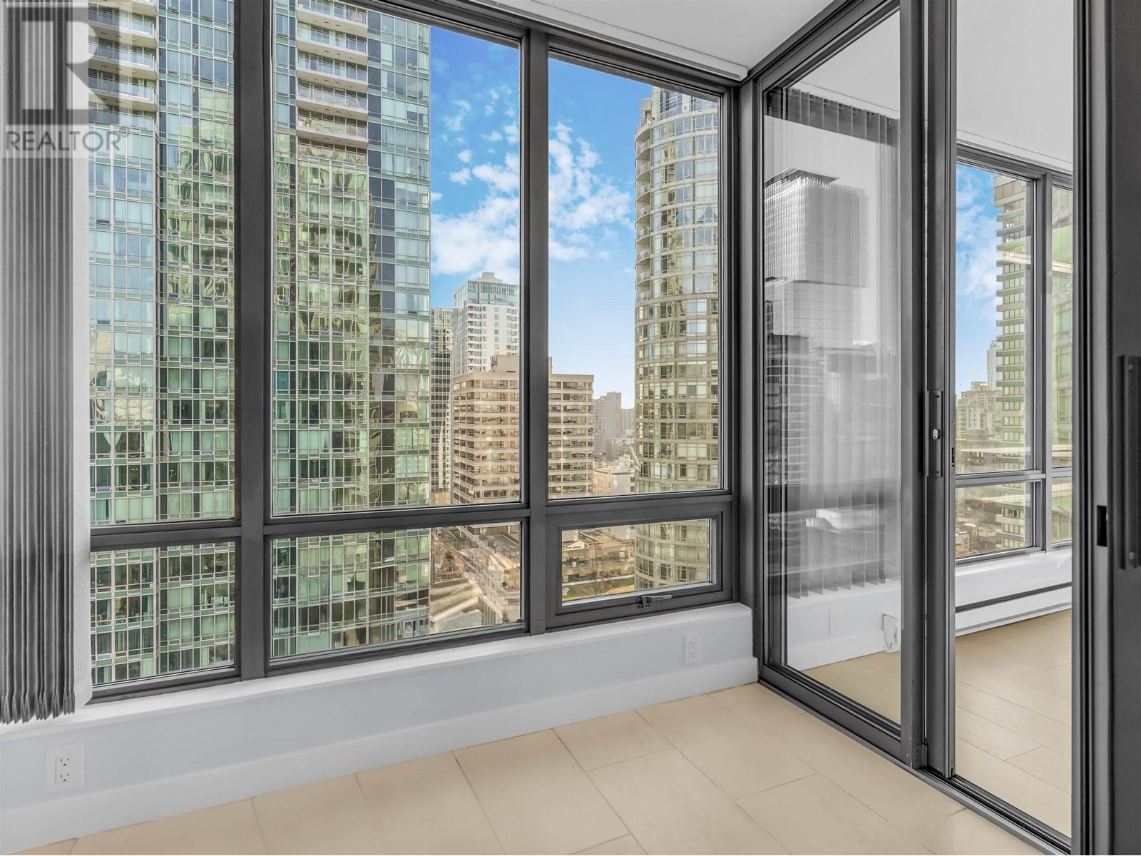 Listing Picture 5 of 22 : 1906 1288 W GEORGIA STREET, Vancouver / 溫哥華 - 魯藝地產 Yvonne Lu Group - MLS Medallion Club Member