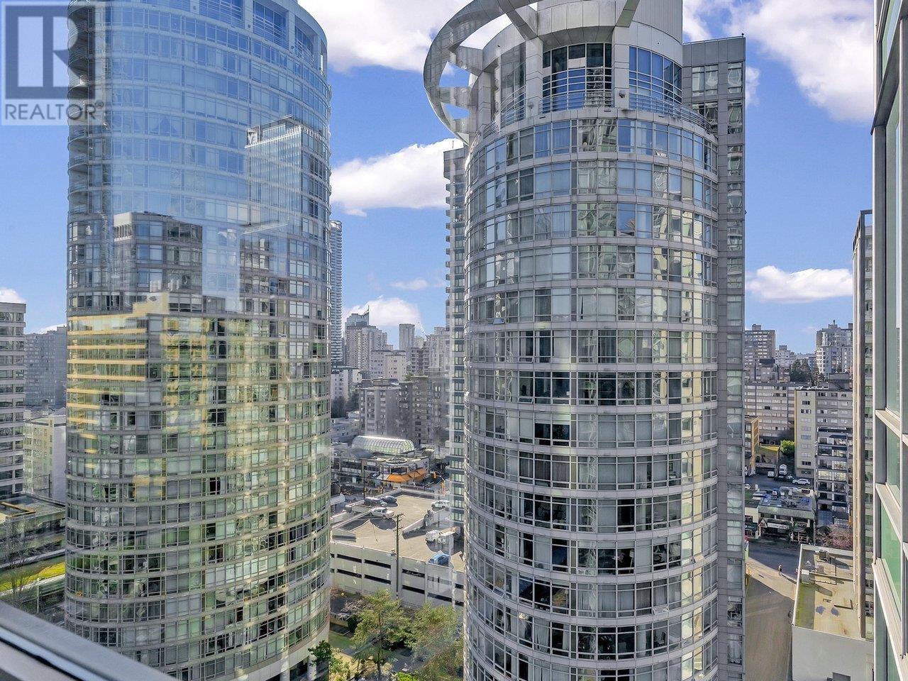 Listing Picture 18 of 22 : 1906 1288 W GEORGIA STREET, Vancouver / 溫哥華 - 魯藝地產 Yvonne Lu Group - MLS Medallion Club Member