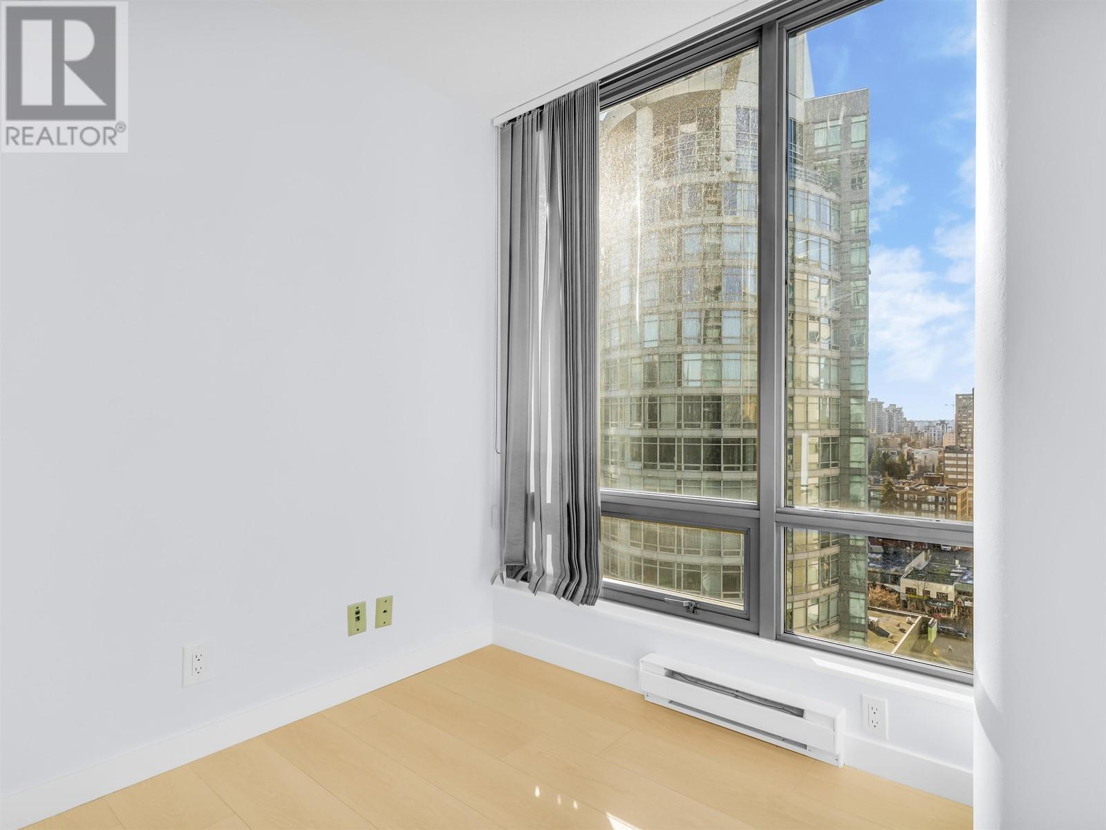 Listing Picture 10 of 22 : 1906 1288 W GEORGIA STREET, Vancouver / 溫哥華 - 魯藝地產 Yvonne Lu Group - MLS Medallion Club Member