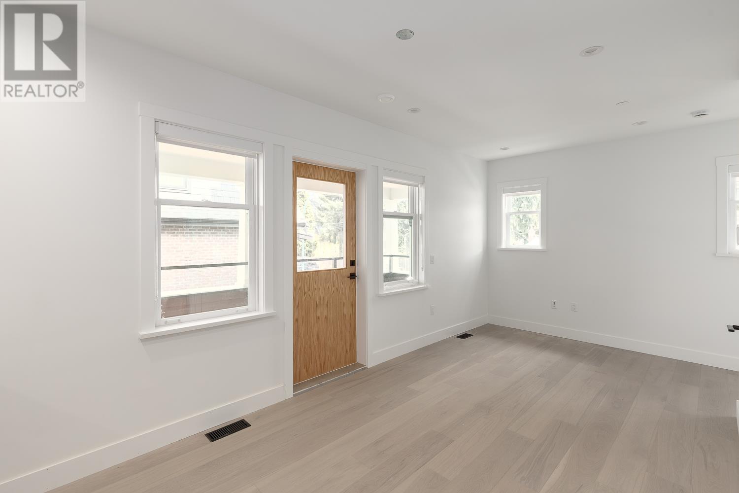 Property at 1081 SEMLIN DRIVE image 4