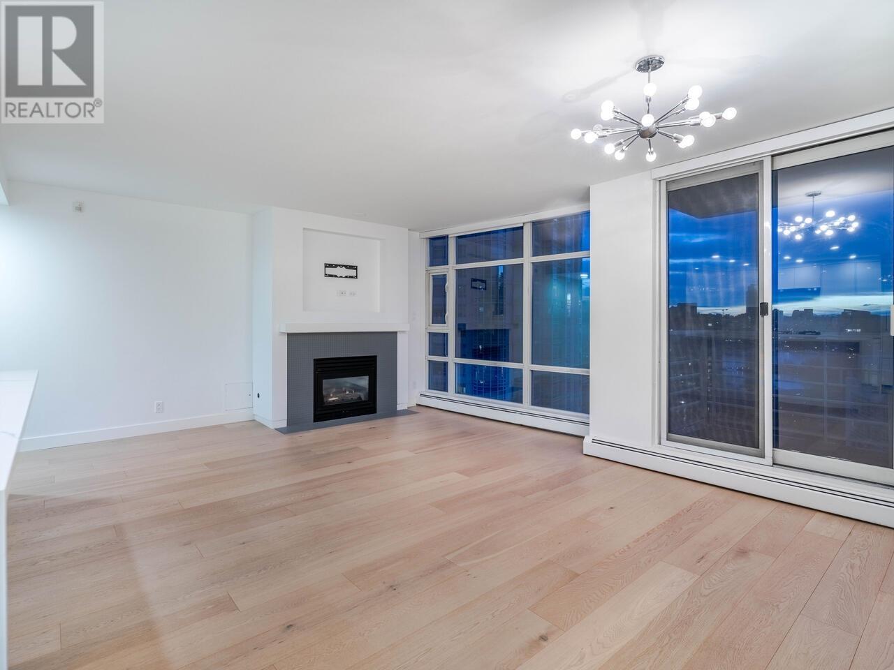 Listing Picture 8 of 25 : 2008 198 AQUARIUS MEWS, Vancouver / 溫哥華 - 魯藝地產 Yvonne Lu Group - MLS Medallion Club Member