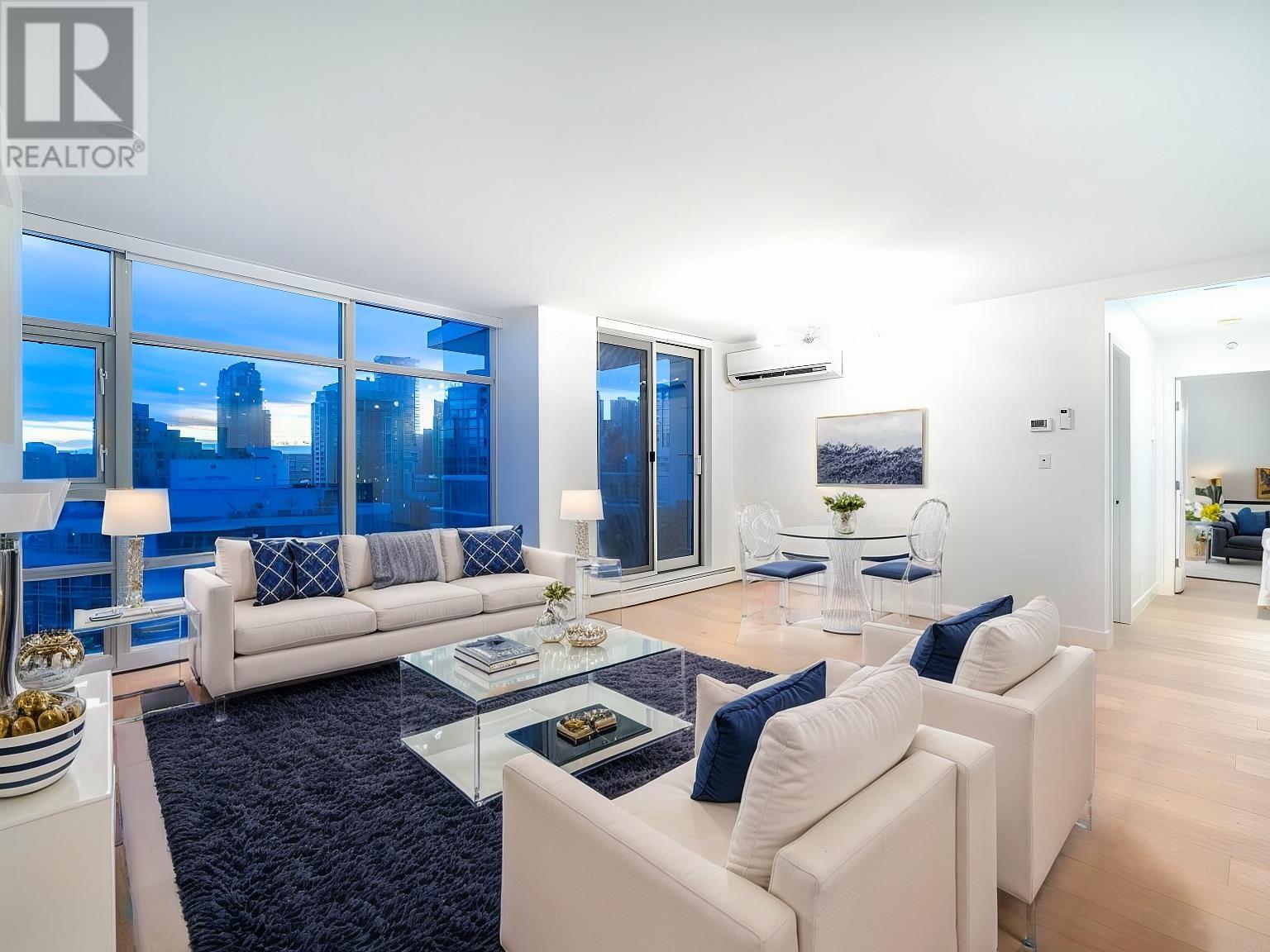 Listing Picture 6 of 25 : 2008 198 AQUARIUS MEWS, Vancouver / 溫哥華 - 魯藝地產 Yvonne Lu Group - MLS Medallion Club Member