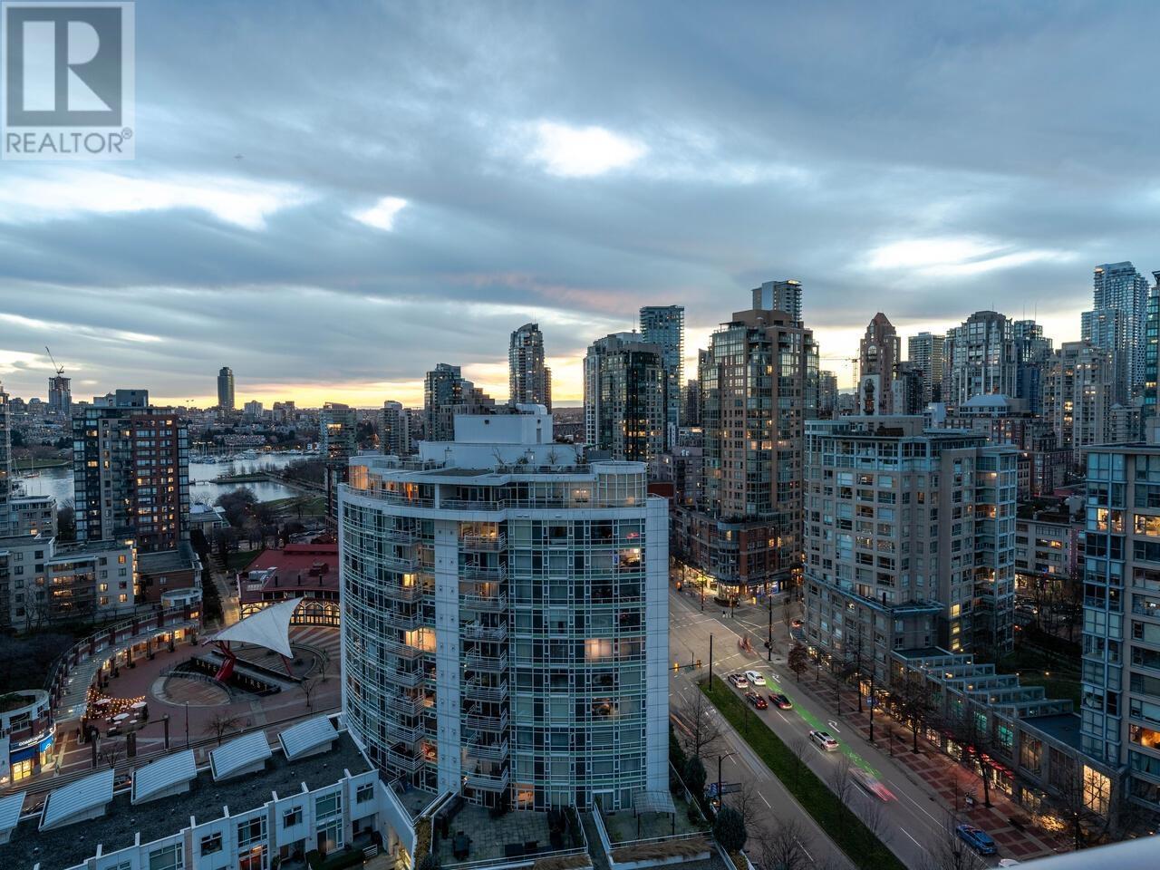 Listing Picture 13 of 25 : 2008 198 AQUARIUS MEWS, Vancouver / 溫哥華 - 魯藝地產 Yvonne Lu Group - MLS Medallion Club Member