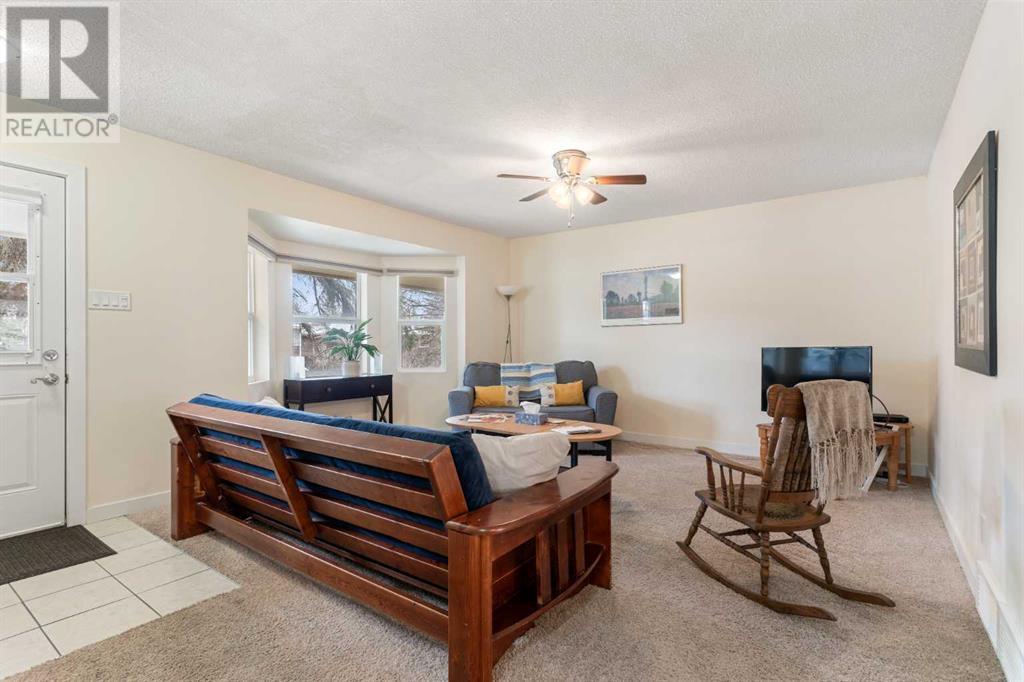 Property at 2822 40 Street SW image 2