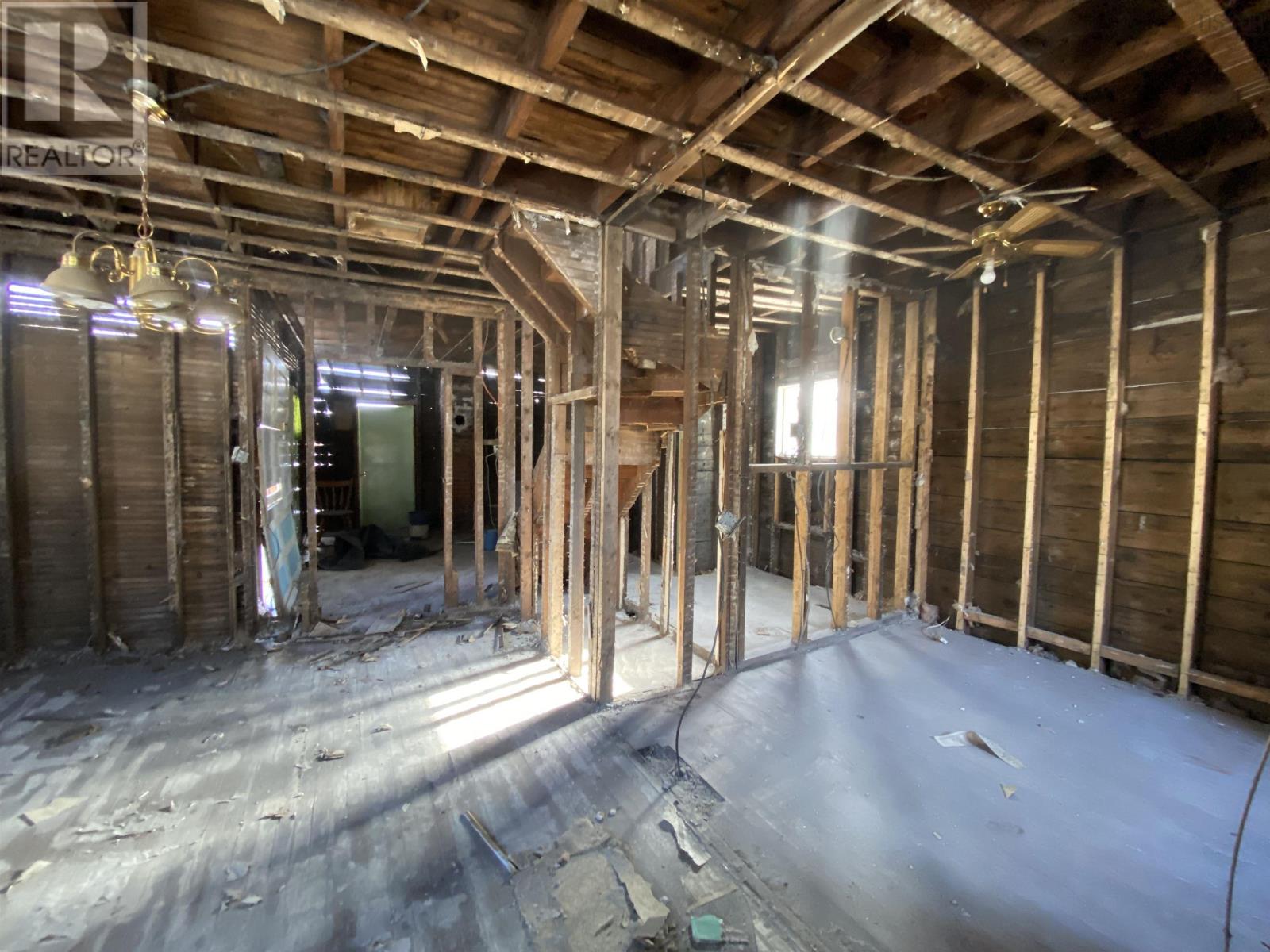 230 Atlantic Street, Sydney Mines, Nova Scotia  B1V 1W8 - Photo 19 - 202504435