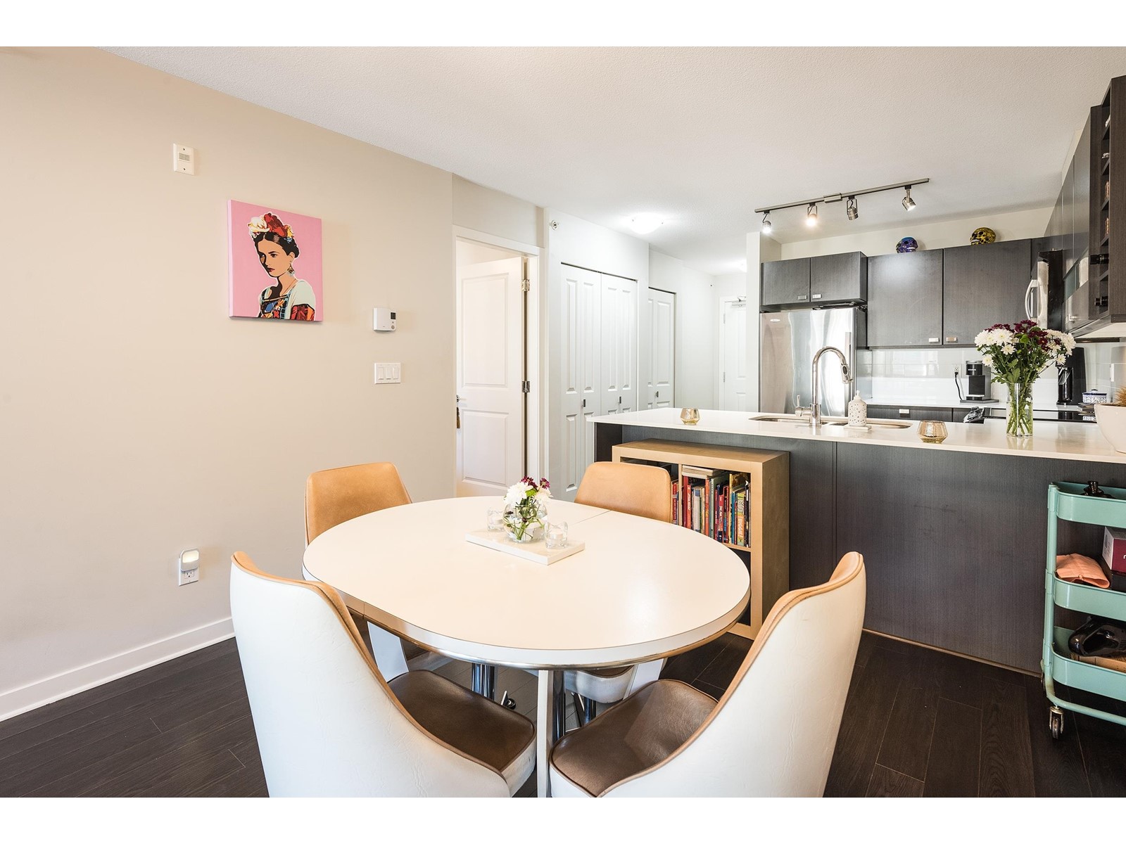 Property at 417 21009 56 AVENUE image 4