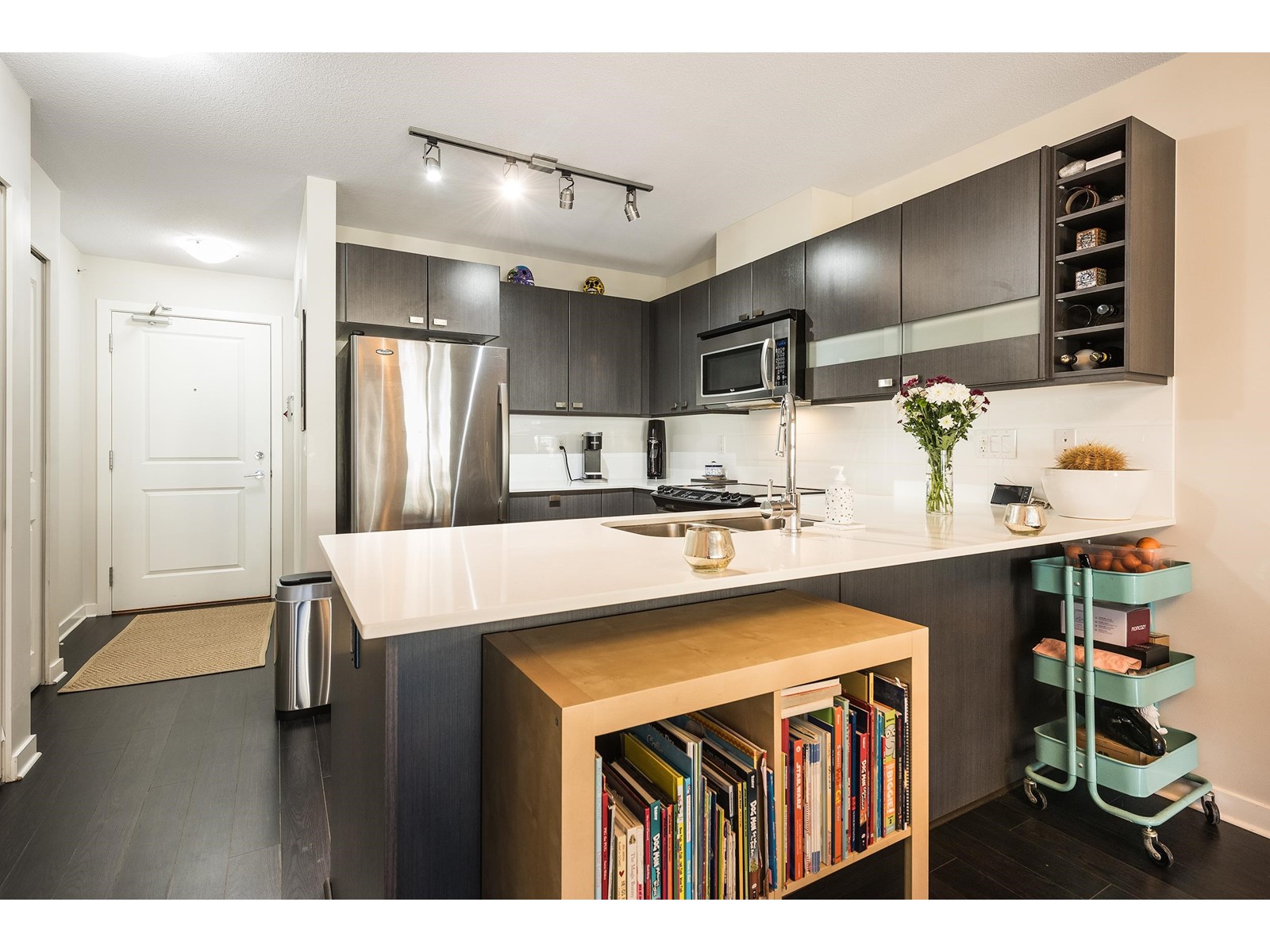 Property at 417 21009 56 AVENUE image 2