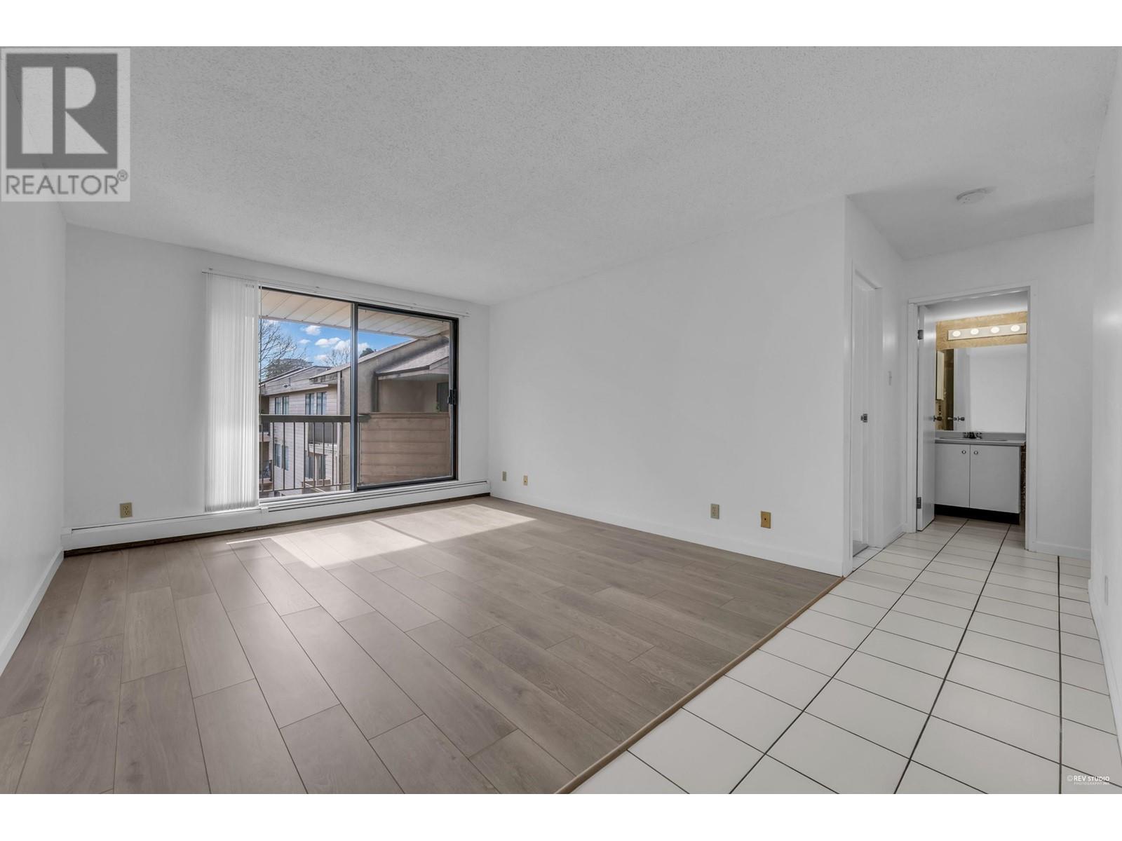 Listing Picture 10 of 26 : 315 8400 LANSDOWNE ROAD, Richmond / 烈治文 - 魯藝地產 Yvonne Lu Group - MLS Medallion Club Member
