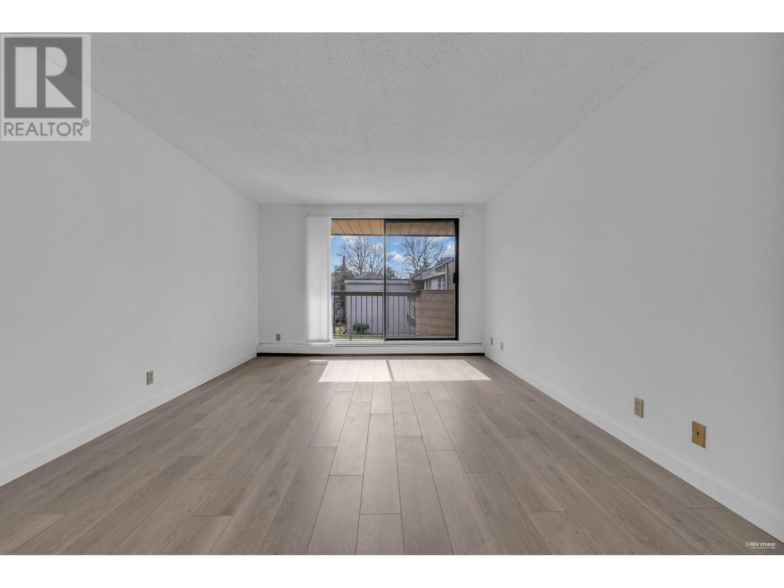 Listing Picture 9 of 26 : 315 8400 LANSDOWNE ROAD, Richmond / 烈治文 - 魯藝地產 Yvonne Lu Group - MLS Medallion Club Member