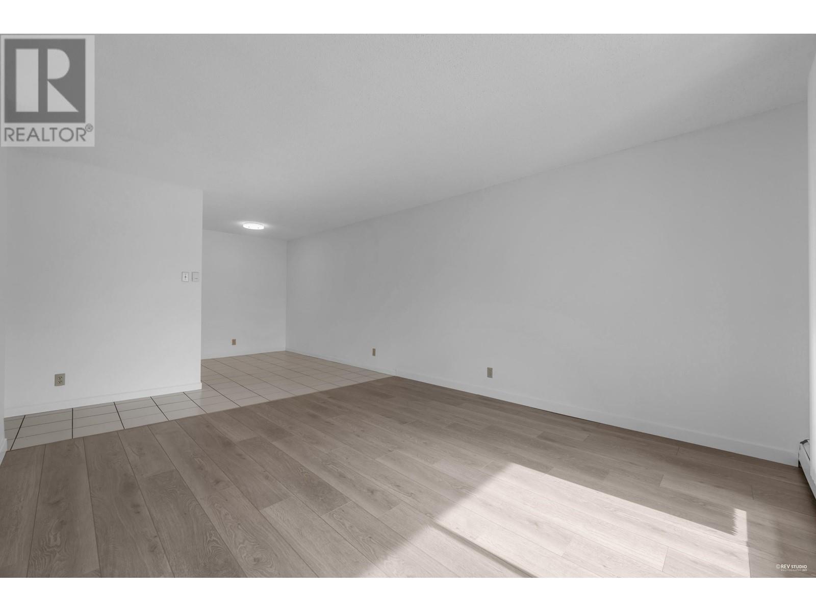 Listing Picture 13 of 26 : 315 8400 LANSDOWNE ROAD, Richmond / 烈治文 - 魯藝地產 Yvonne Lu Group - MLS Medallion Club Member
