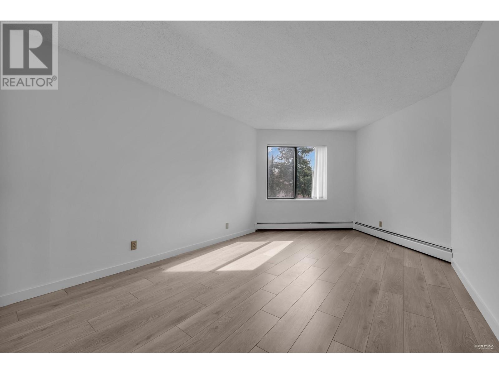 Listing Picture 5 of 26 : 315 8400 LANSDOWNE ROAD, Richmond / 烈治文 - 魯藝地產 Yvonne Lu Group - MLS Medallion Club Member