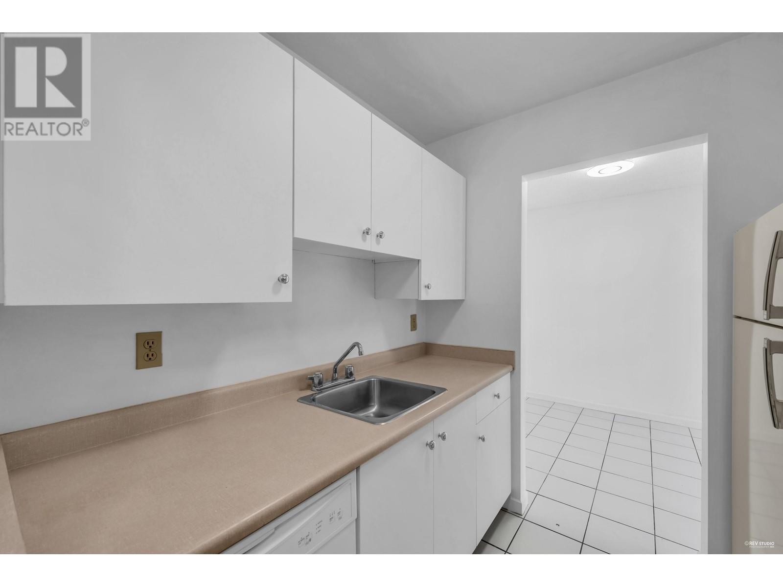 Listing Picture 19 of 26 : 315 8400 LANSDOWNE ROAD, Richmond / 烈治文 - 魯藝地產 Yvonne Lu Group - MLS Medallion Club Member
