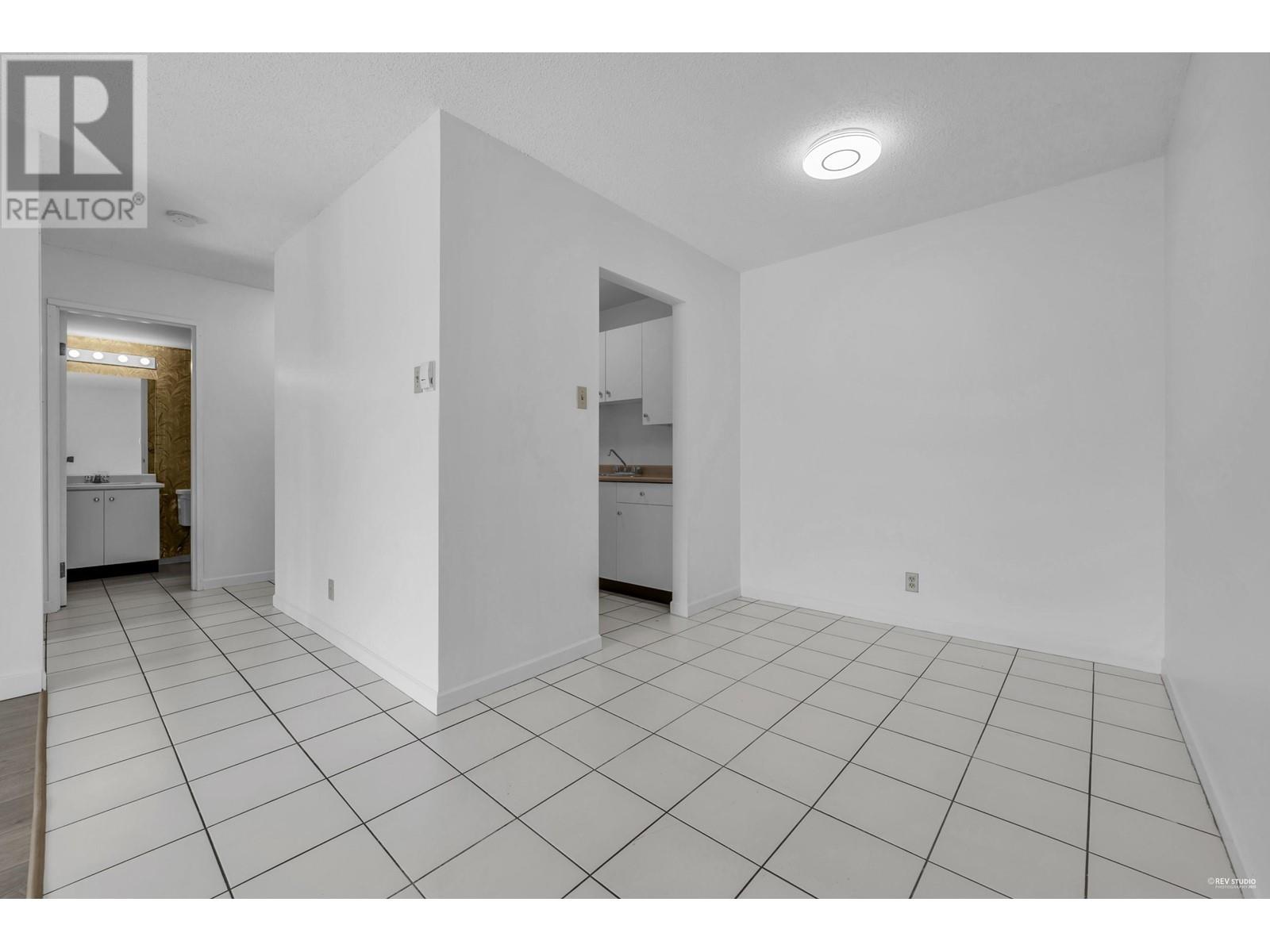 Listing Picture 14 of 26 : 315 8400 LANSDOWNE ROAD, Richmond / 烈治文 - 魯藝地產 Yvonne Lu Group - MLS Medallion Club Member