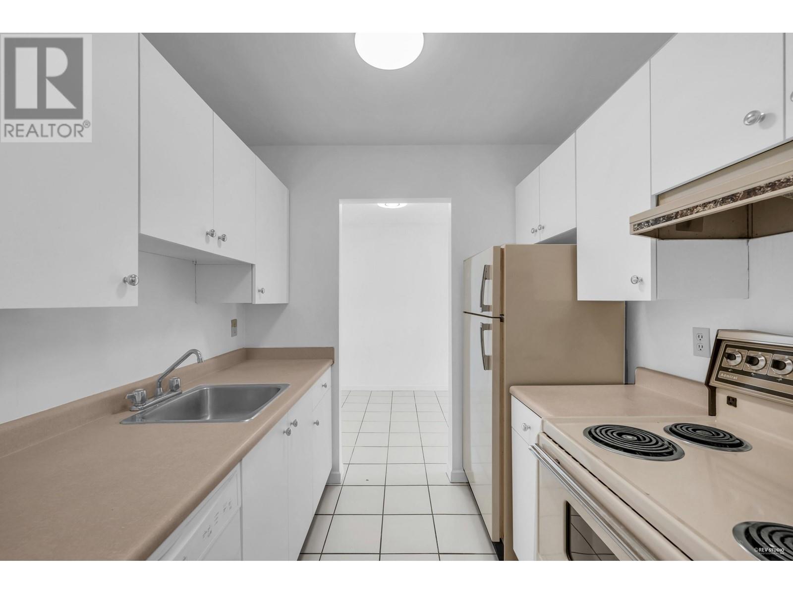 Listing Picture 18 of 26 : 315 8400 LANSDOWNE ROAD, Richmond / 烈治文 - 魯藝地產 Yvonne Lu Group - MLS Medallion Club Member