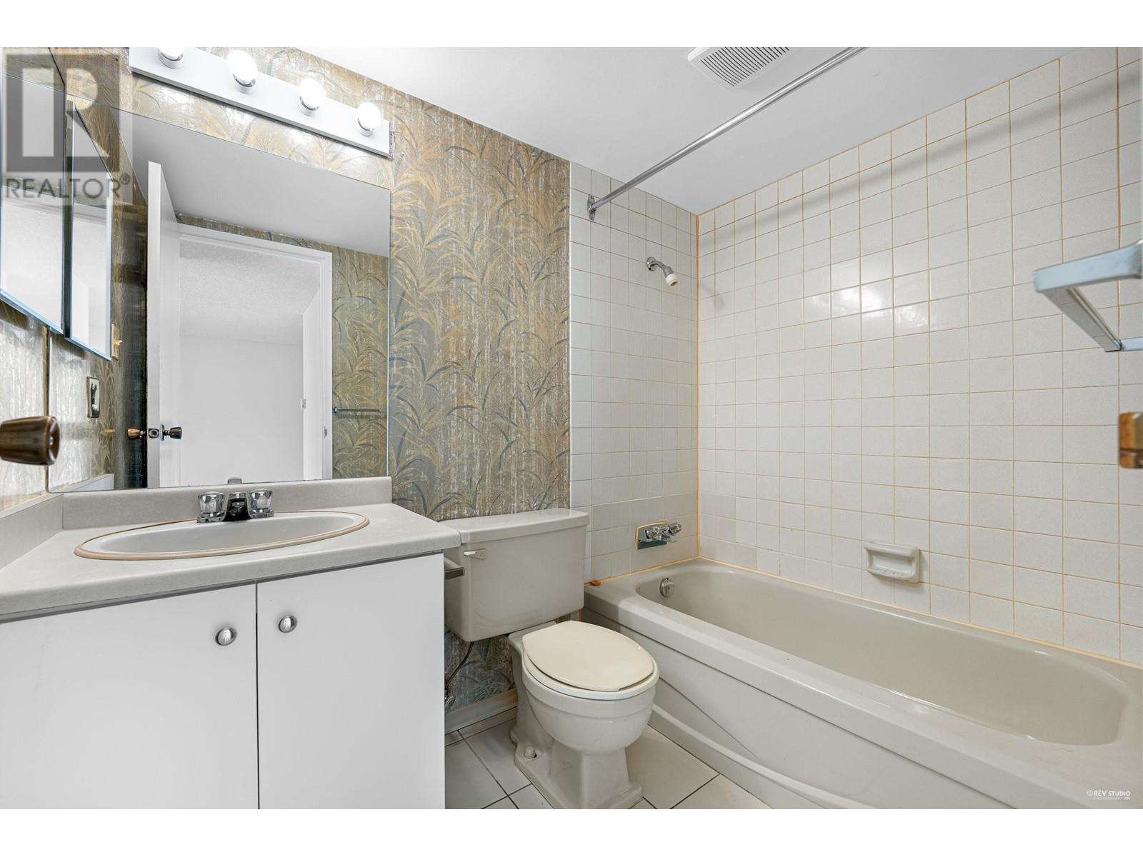 Listing Picture 21 of 26 : 315 8400 LANSDOWNE ROAD, Richmond / 烈治文 - 魯藝地產 Yvonne Lu Group - MLS Medallion Club Member