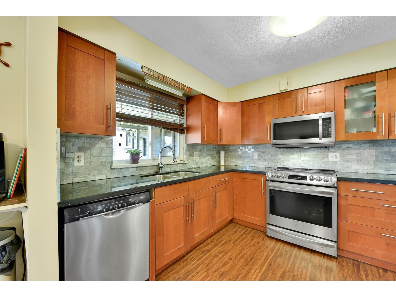 13088 65a Avenue, Surrey, British Columbia  V3W 8P7 - Photo 17 - R2974009