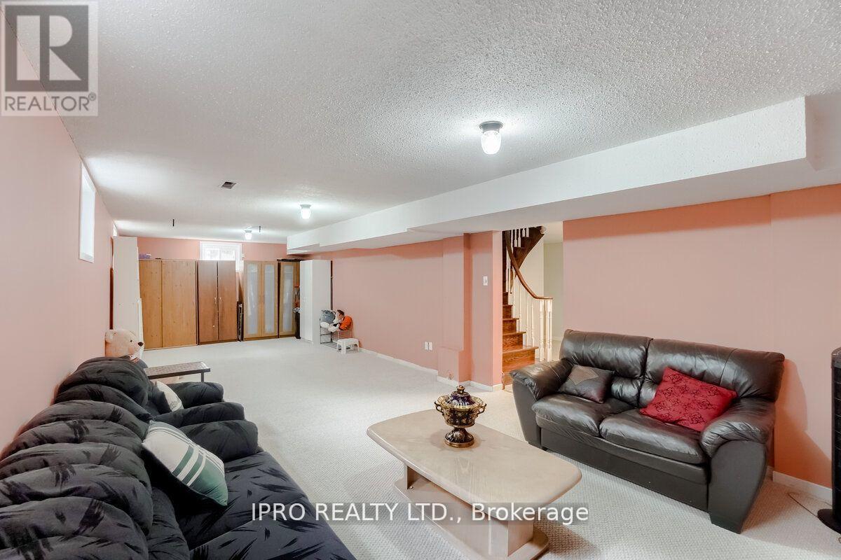 1236 Fleet Street, Mississauga (Sheridan), Ontario  L5H 3P5 - Photo 31 - W12007450