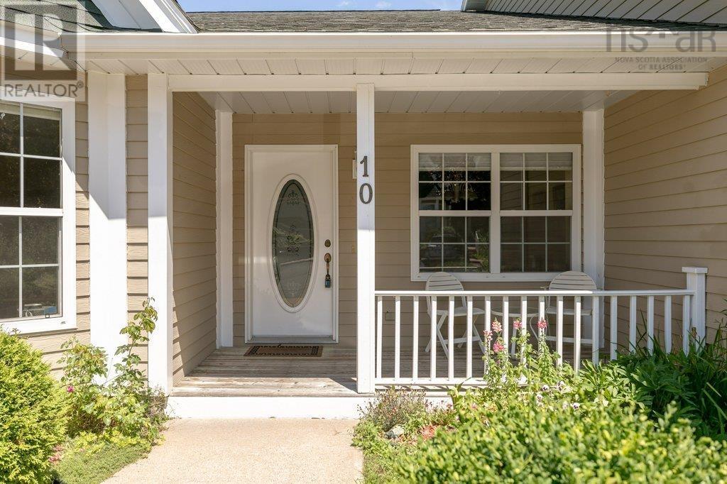 10 36 Fauxburg Road, Mahone Bay, Nova Scotia  B0J 2E0 - Photo 3 - 202504464
