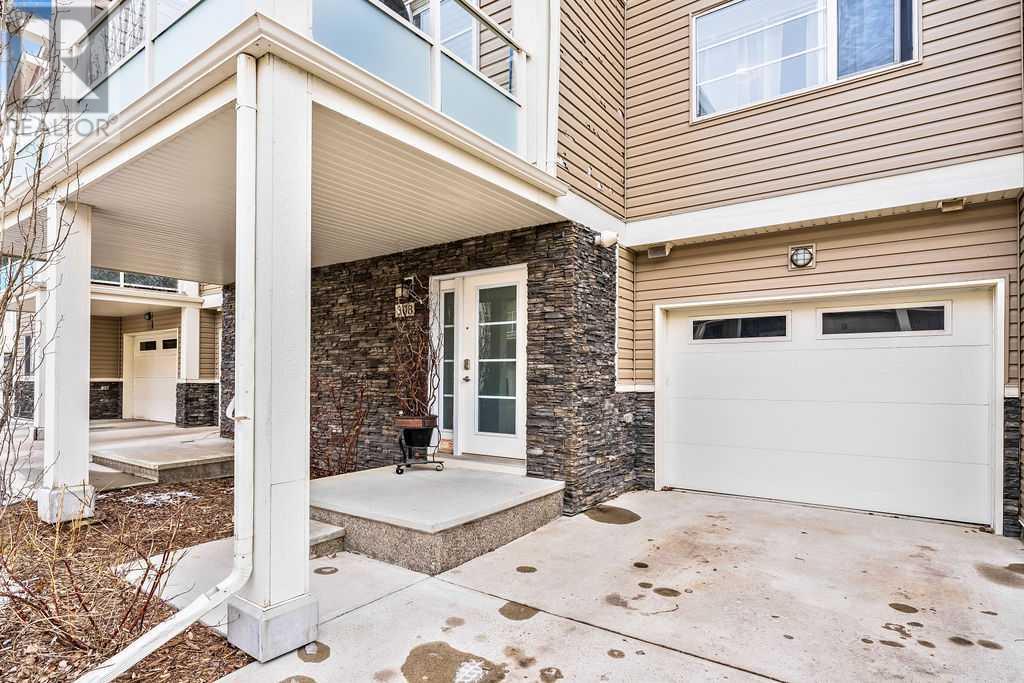 Property at 308 Redstone View image 3