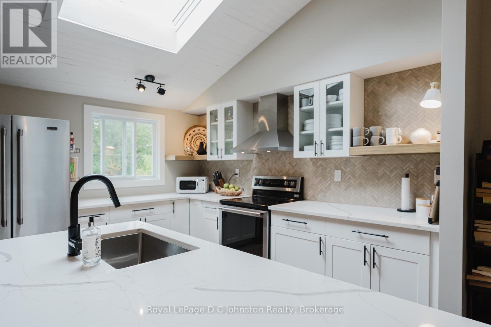 12 Mitchell Lane, Saugeen Shores, Ontario  N0H 2C1 - Photo 19 - X12007496