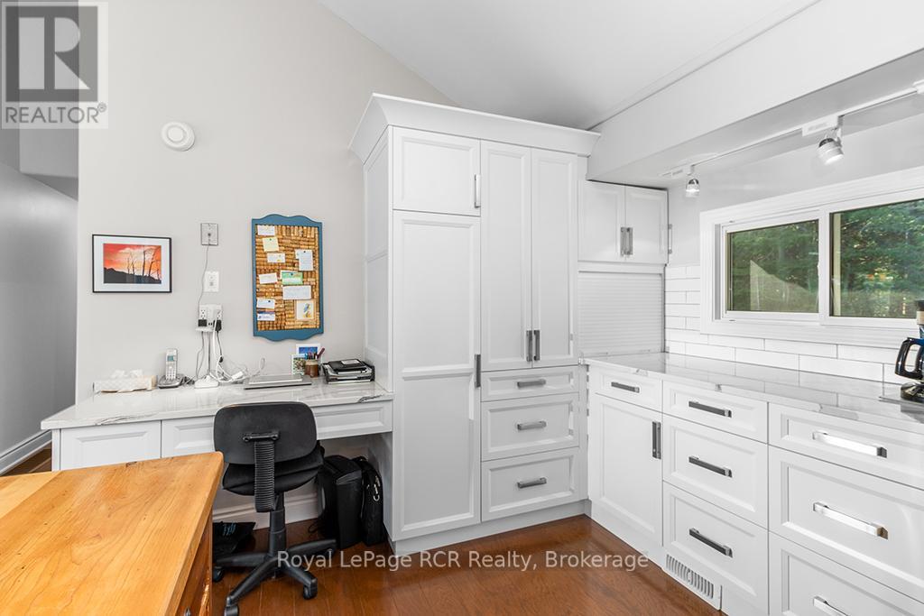 177 Isthmus Bay Road, Northern Bruce Peninsula, Ontario  N0H 1W0 - Photo 11 - X12007535