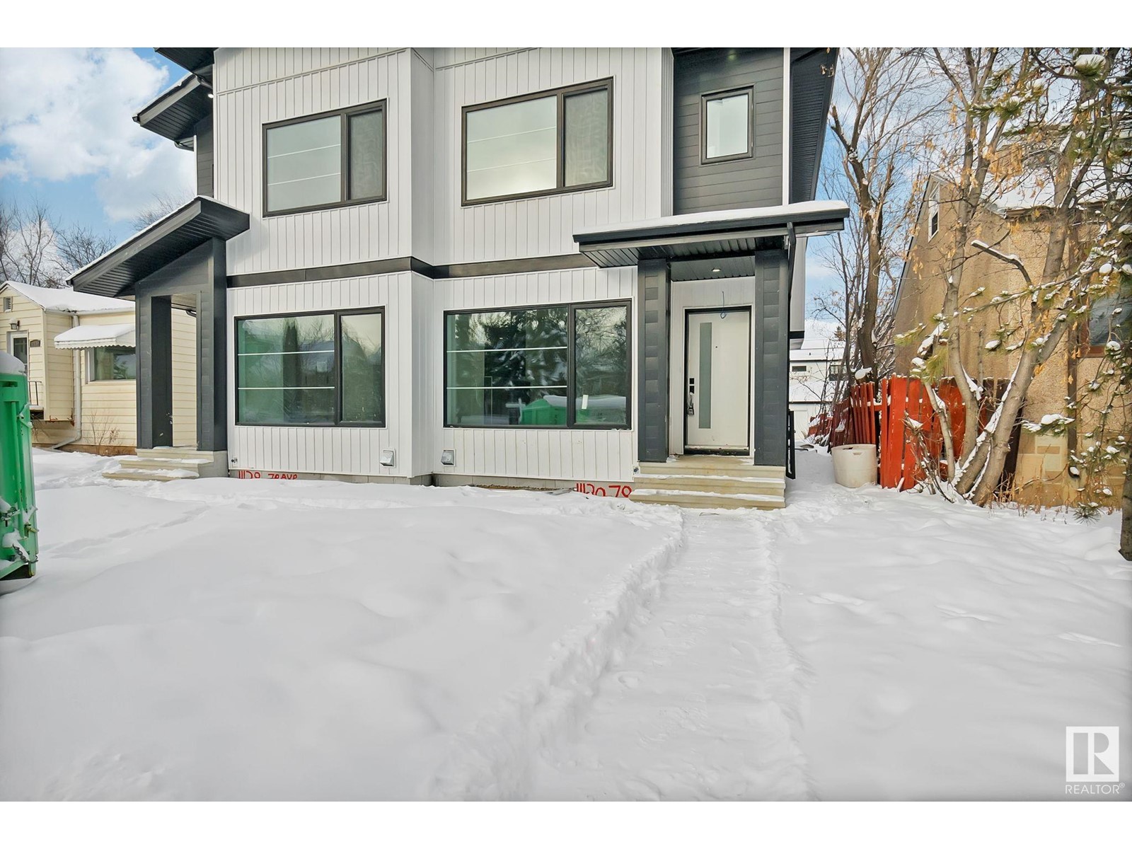 Property at 11130 72 AV NW image 2