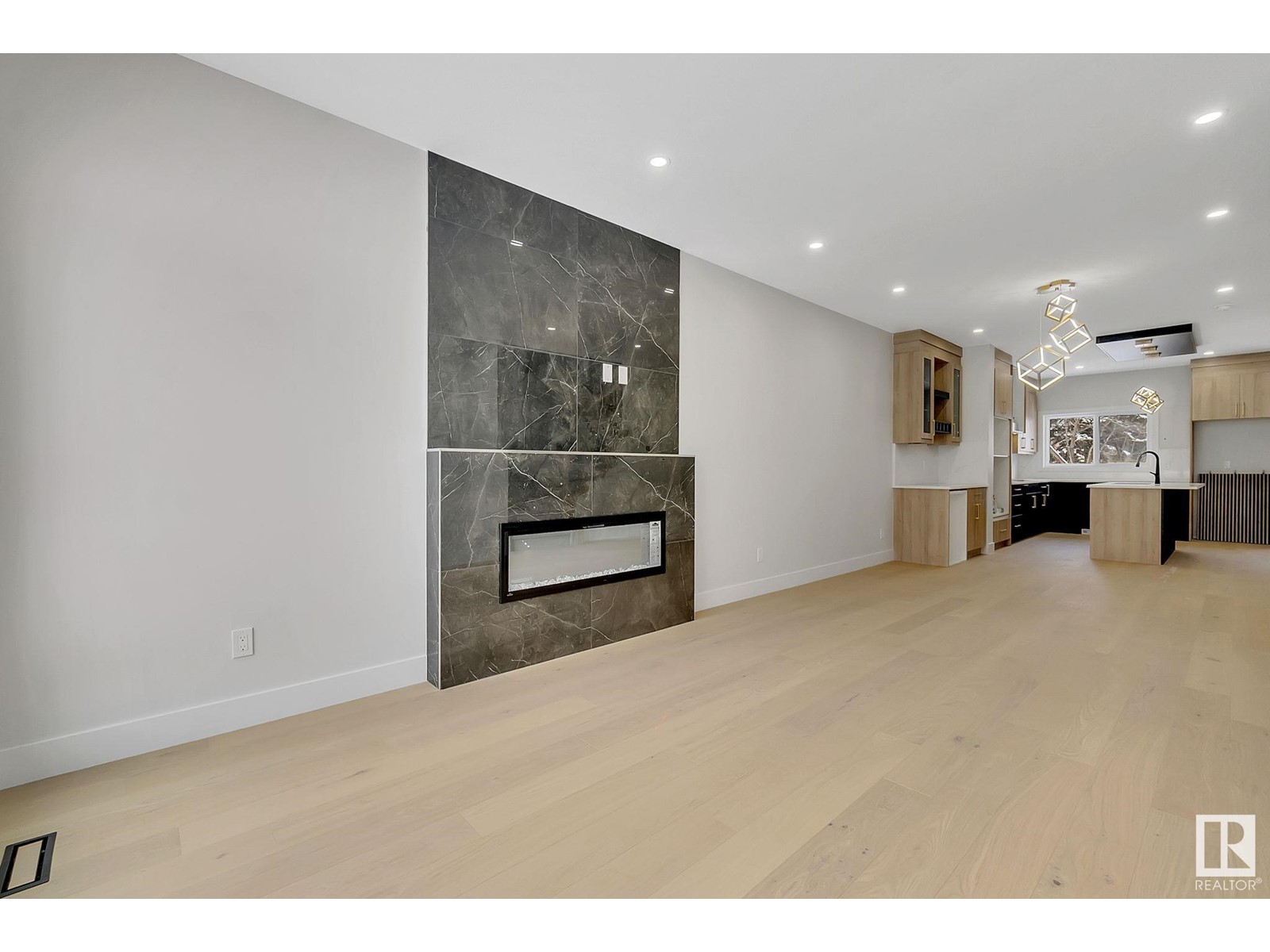 Property at 11130 72 AV NW image 3