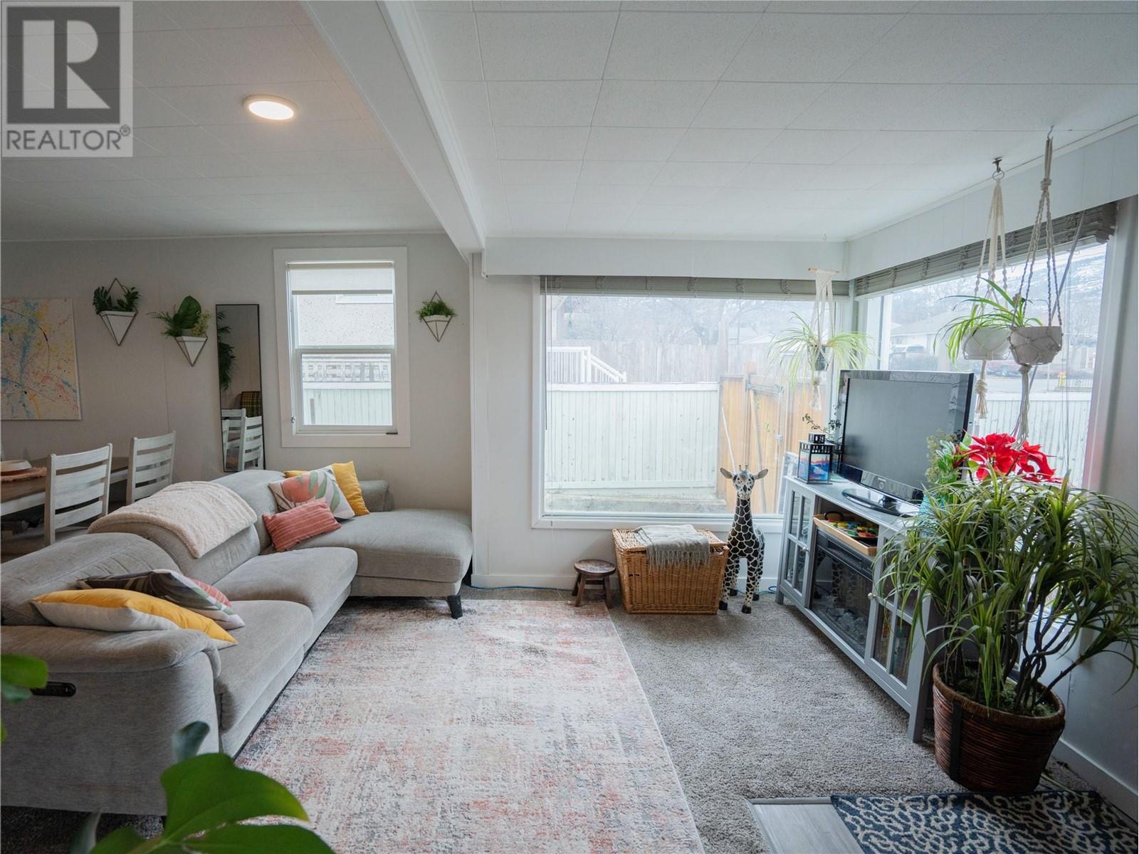 Property at 513 Municipal Avenue image 5