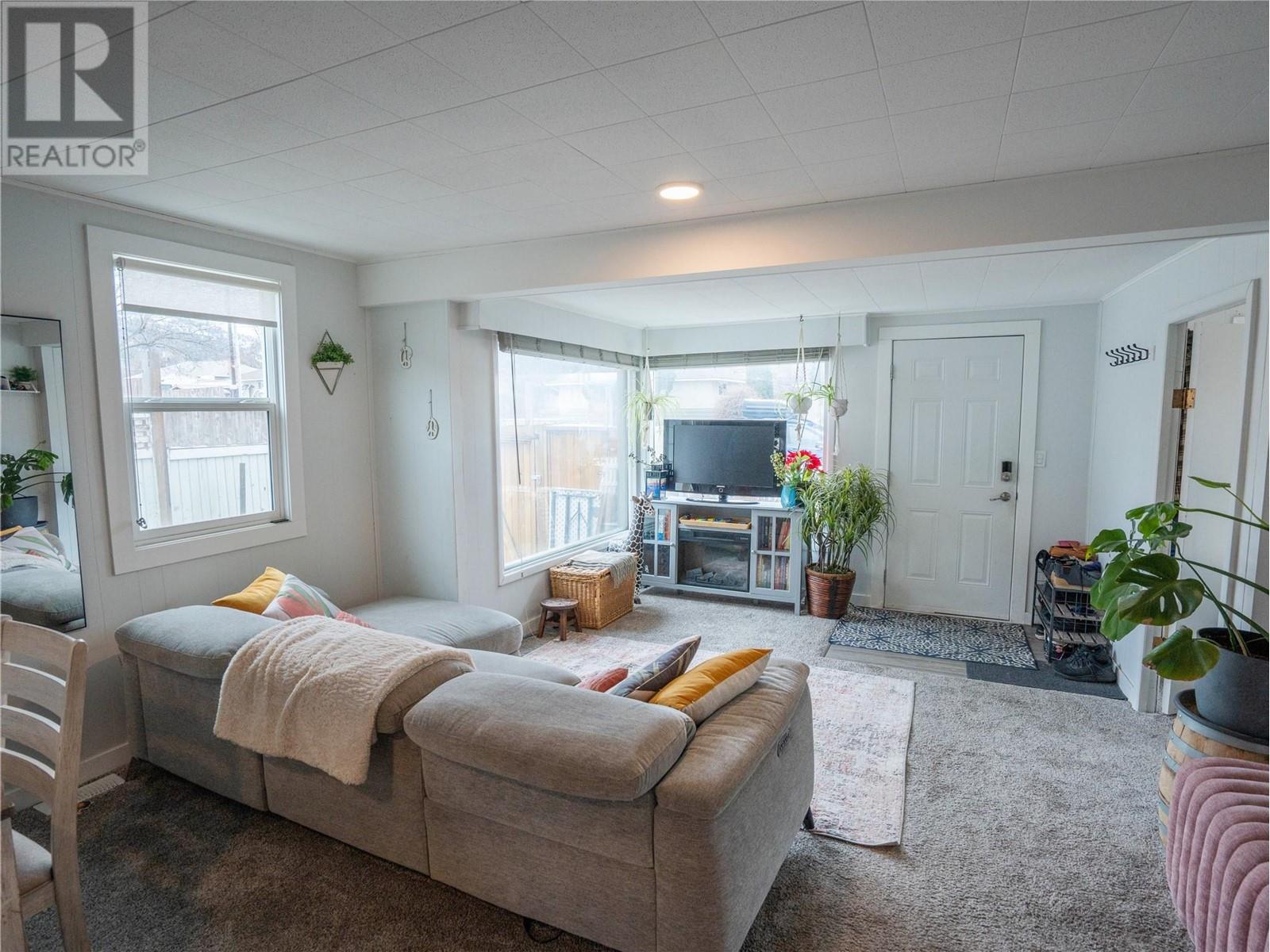 Property at 513 Municipal Avenue image 3