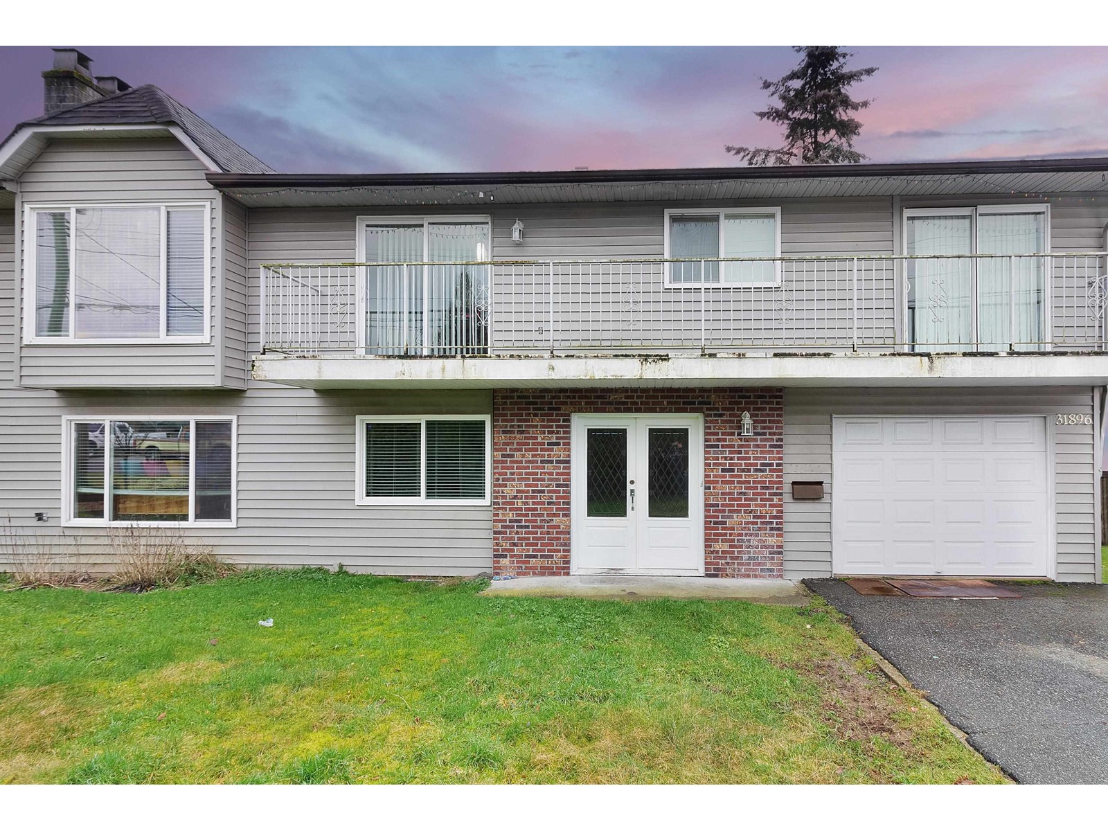 Property at 31896 HILLCREST AVENUE image 2