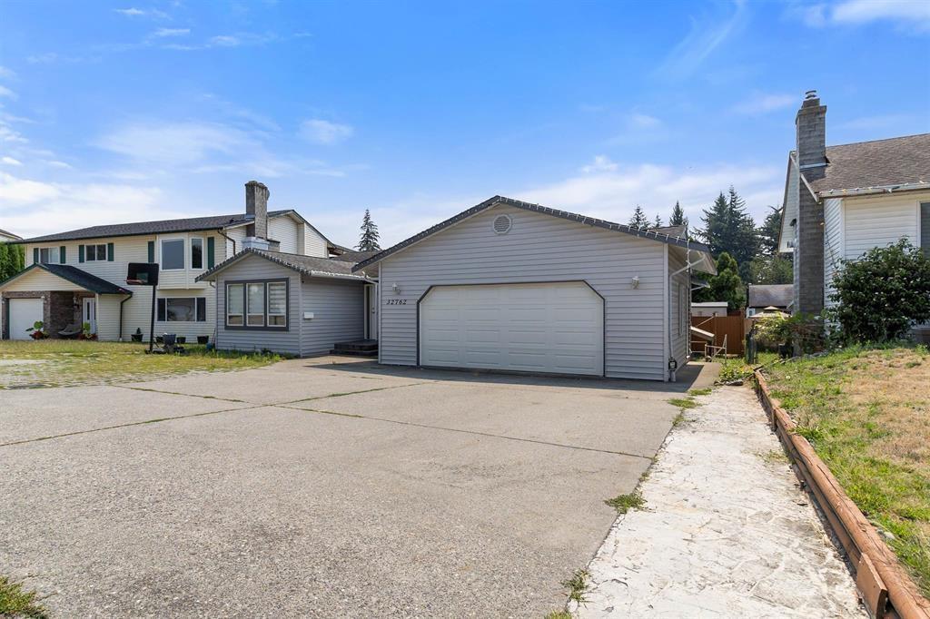 Property at 32762 ESQUIMALT TERRACE image 2