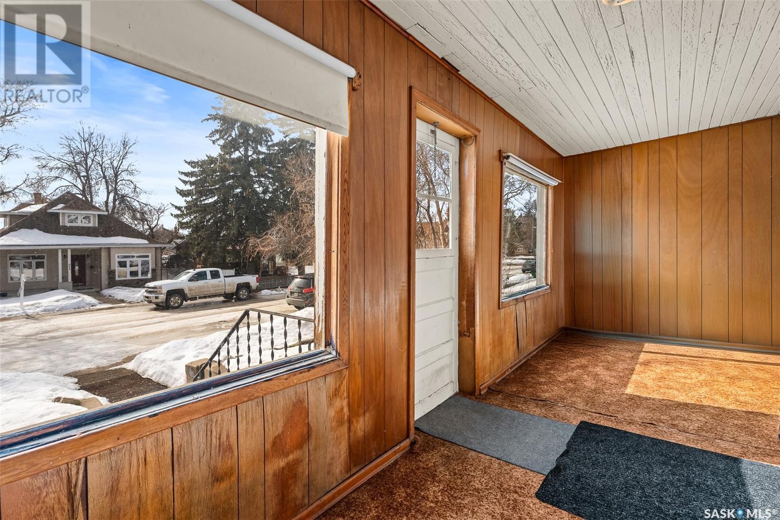 644 Hochelaga Street W, Moose Jaw, Saskatchewan  S6H 2H4 - Photo 3 - SK998361