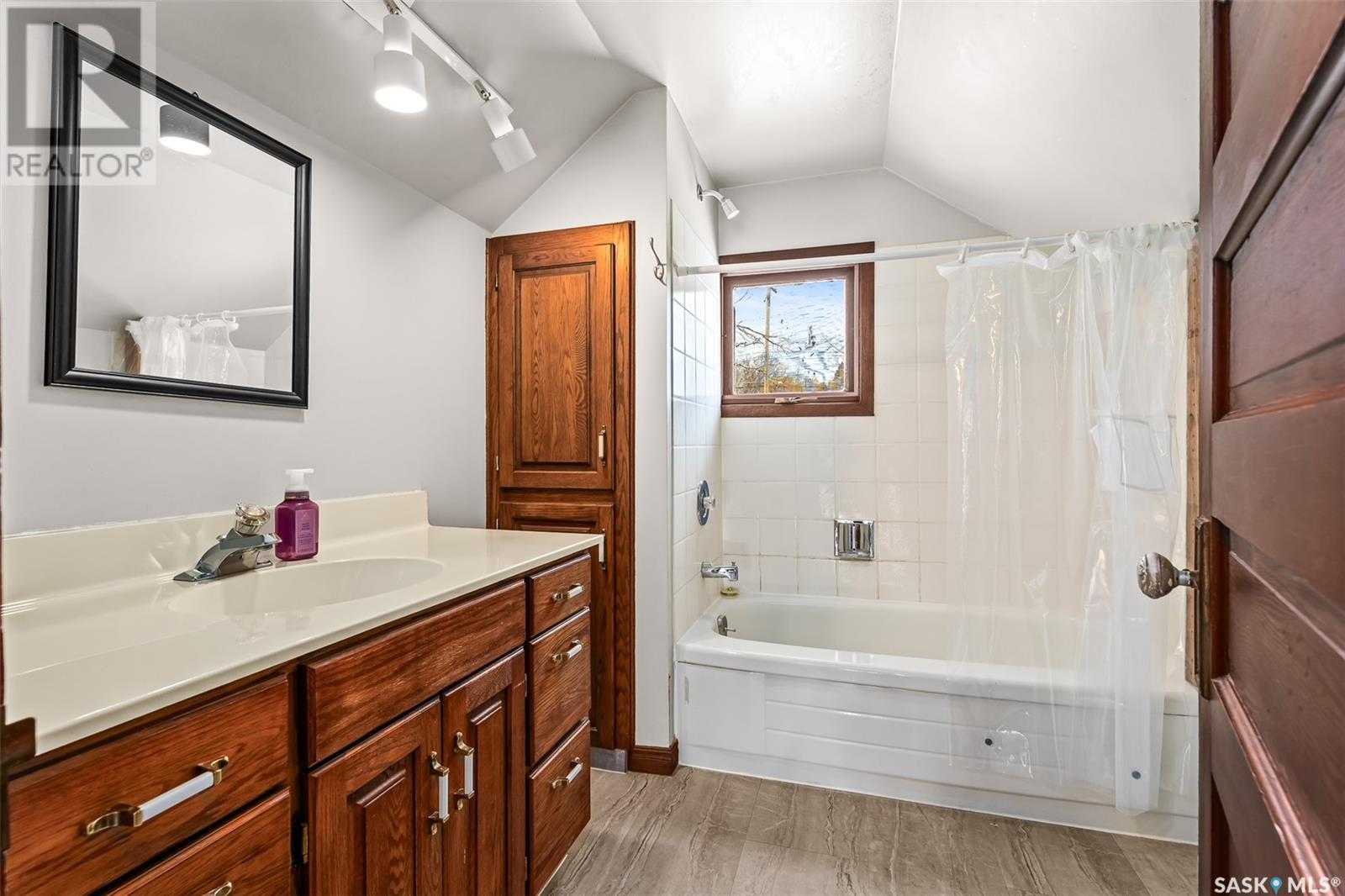 644 Hochelaga Street W, Moose Jaw, Saskatchewan  S6H 2H4 - Photo 30 - SK998361